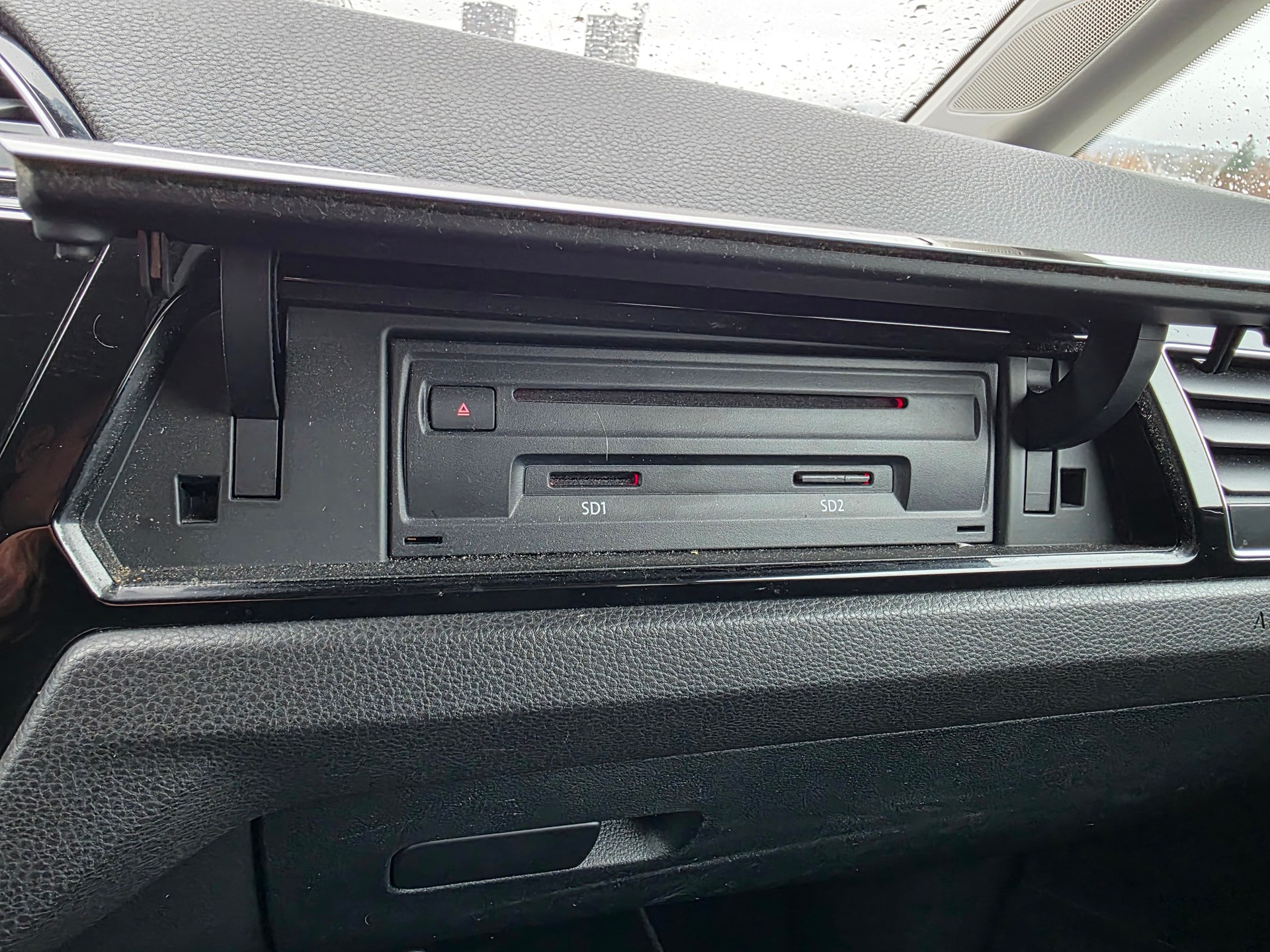 VW Touran 1.6 TDI BlueMotion Technology Family-image-14