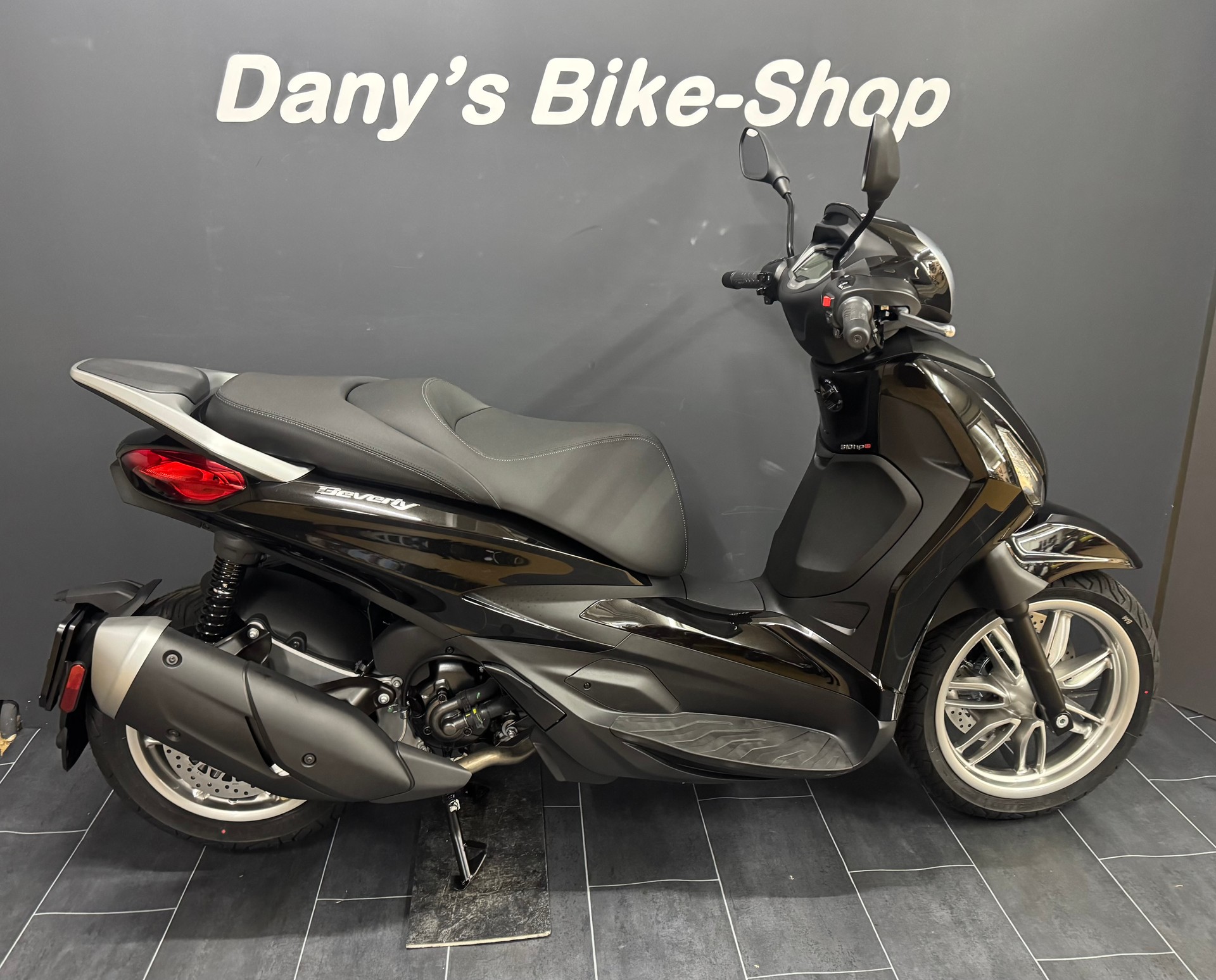 PIAGGIO Beverly 310 hpe E5+ (4 Jahre Garantie)-image-2