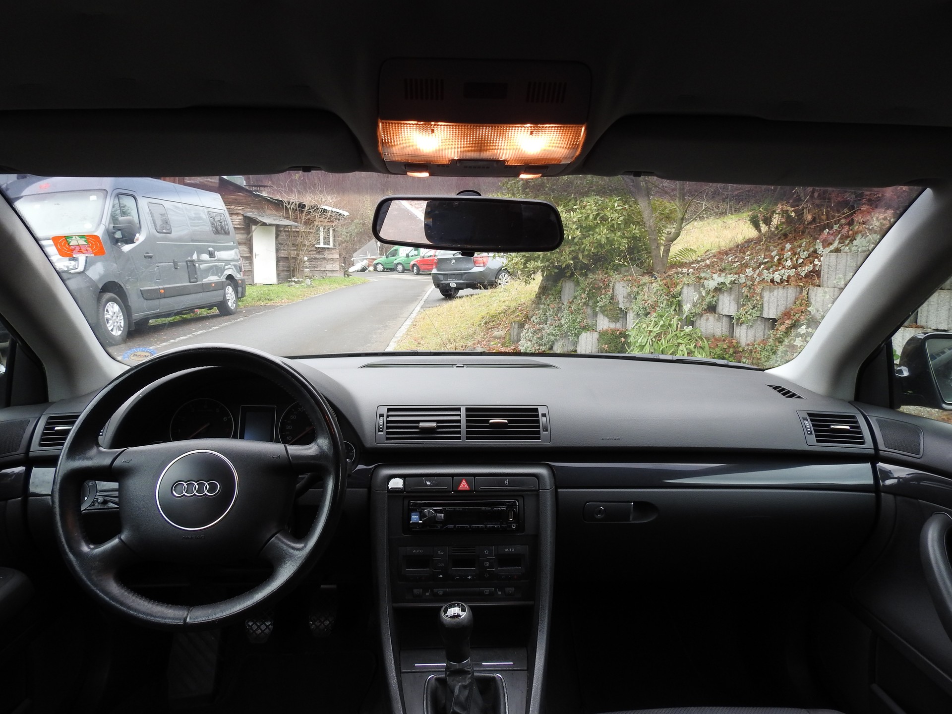 AUDI A4 1,8 V6-image-10