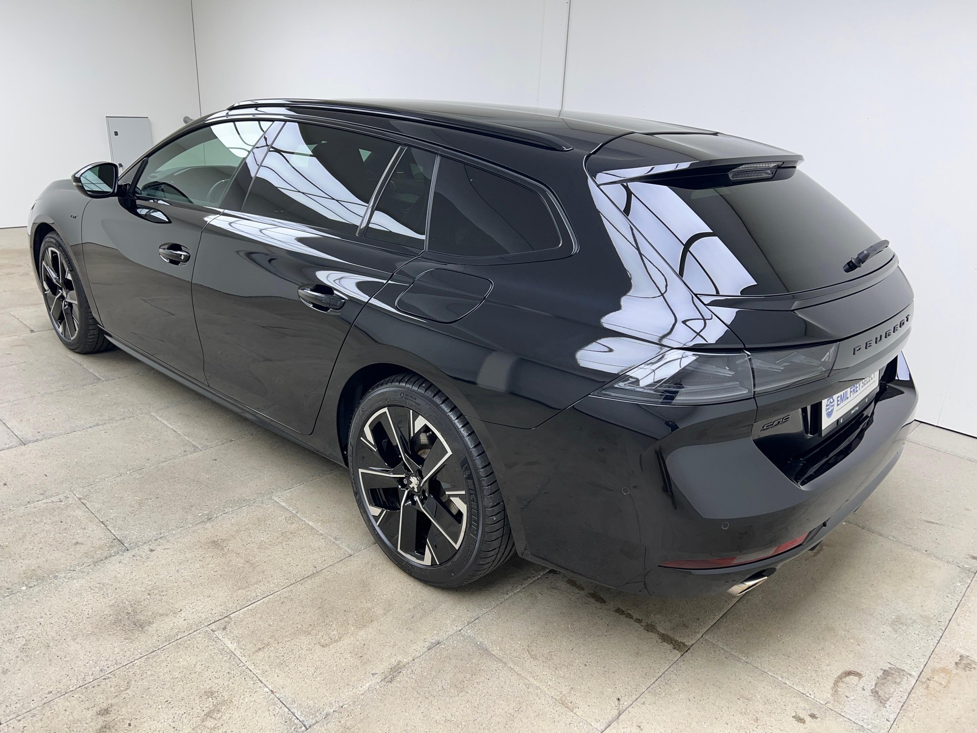 PEUGEOT 508 SW 1.6 Plug-in Hybrid GT / ab 3,99% Leasing bei Abschluss einer Protect Autoversicherung-showroom-element-3