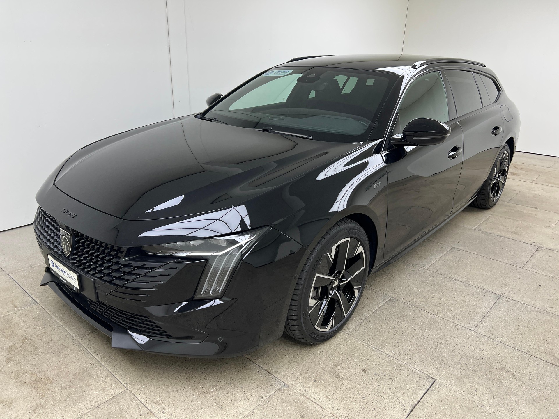PEUGEOT 508 SW 1.6 Plug-in Hybrid GT / ab 3,99% Leasing bei Abschluss einer Protect Autoversicherung-showroom-element-1