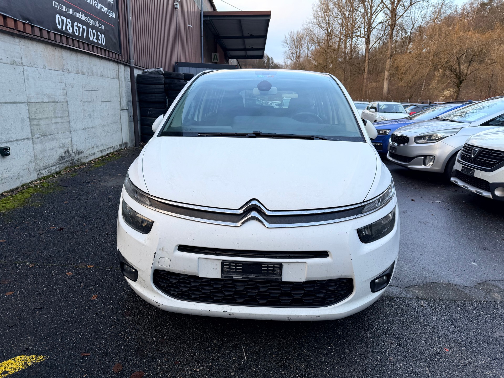 CITROEN Grand C4 Picasso 1.2 Pure Tech Attraction-image-1