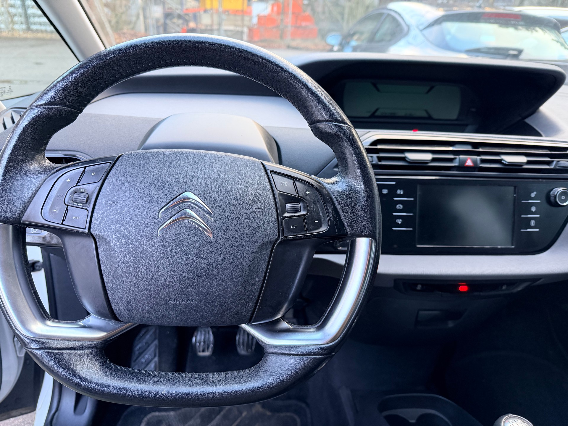 CITROEN Grand C4 Picasso 1.2 Pure Tech Attraction-image-8