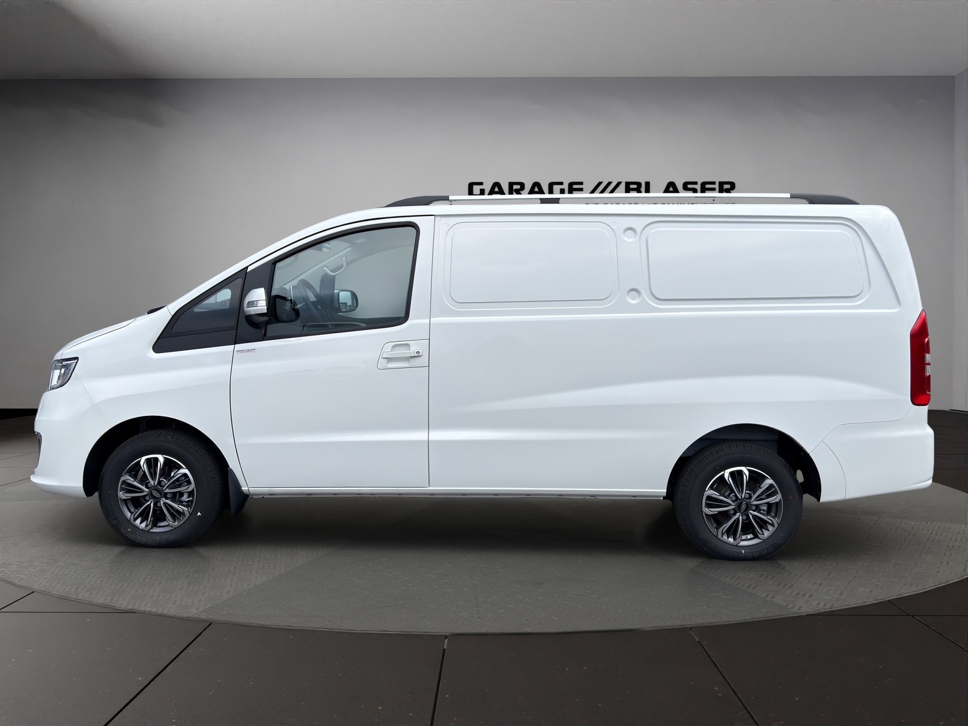 JAC M3ev-showroom-element-1