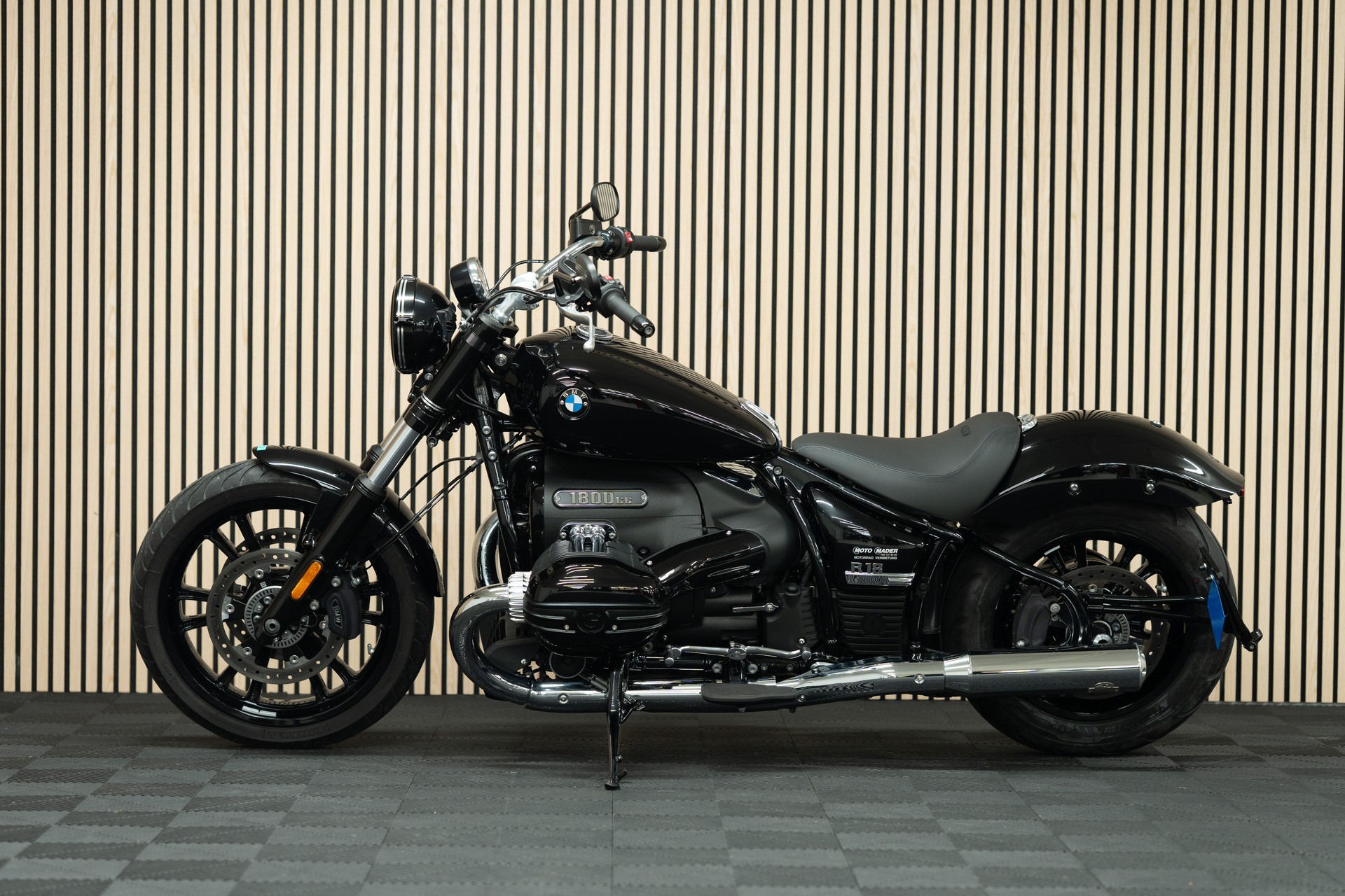 BMW R 18 mit Jekill & Hyde Klappenauspuffanlage-image-1
