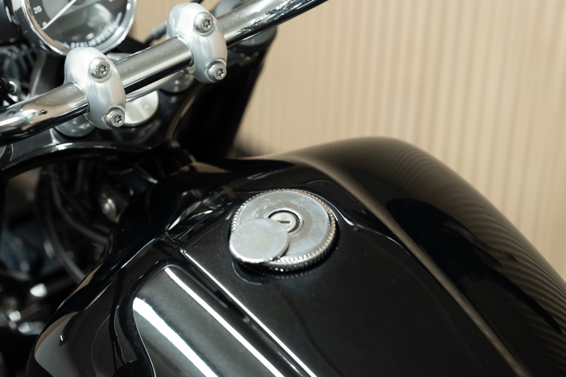 BMW R 18 mit Jekill & Hyde Klappenauspuffanlage-image-2