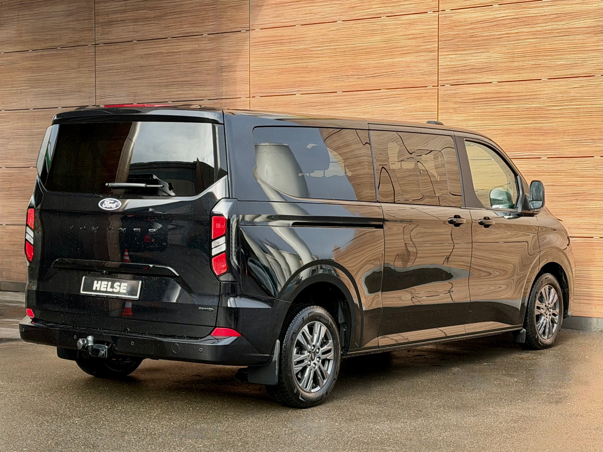 FORD Tourneo Bus 320 L2H1 Titanium Automat 4x4 - 4 Jahre/100000 Km Werksgarantie - AHK --image-5