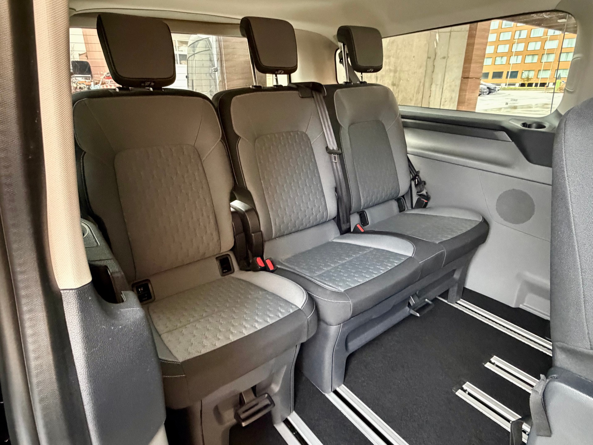 FORD Tourneo Bus 320 L2H1 Titanium Automat 4x4 - 4 Jahre/100000 Km Werksgarantie - AHK --image-8