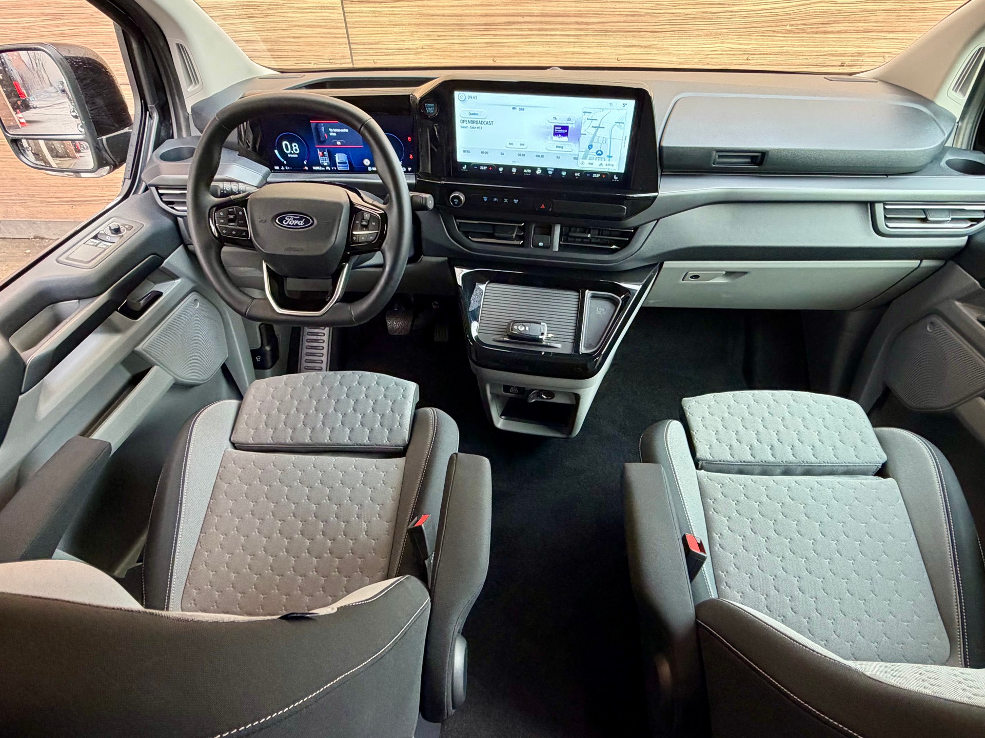FORD Tourneo Bus 320 L2H1 Titanium Automat 4x4 - 4 Jahre/100000 Km Werksgarantie - AHK --image-11