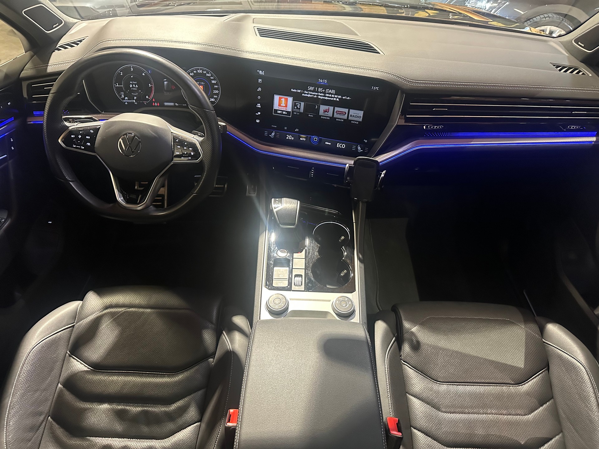VW Touareg 3.0 TDI R Line Tiptronic/Äusserst gepflegt/Vollausstattung/21 Zoll/El. AHK (3500 kg)/1. Jahr Garantie uvm.-image-16