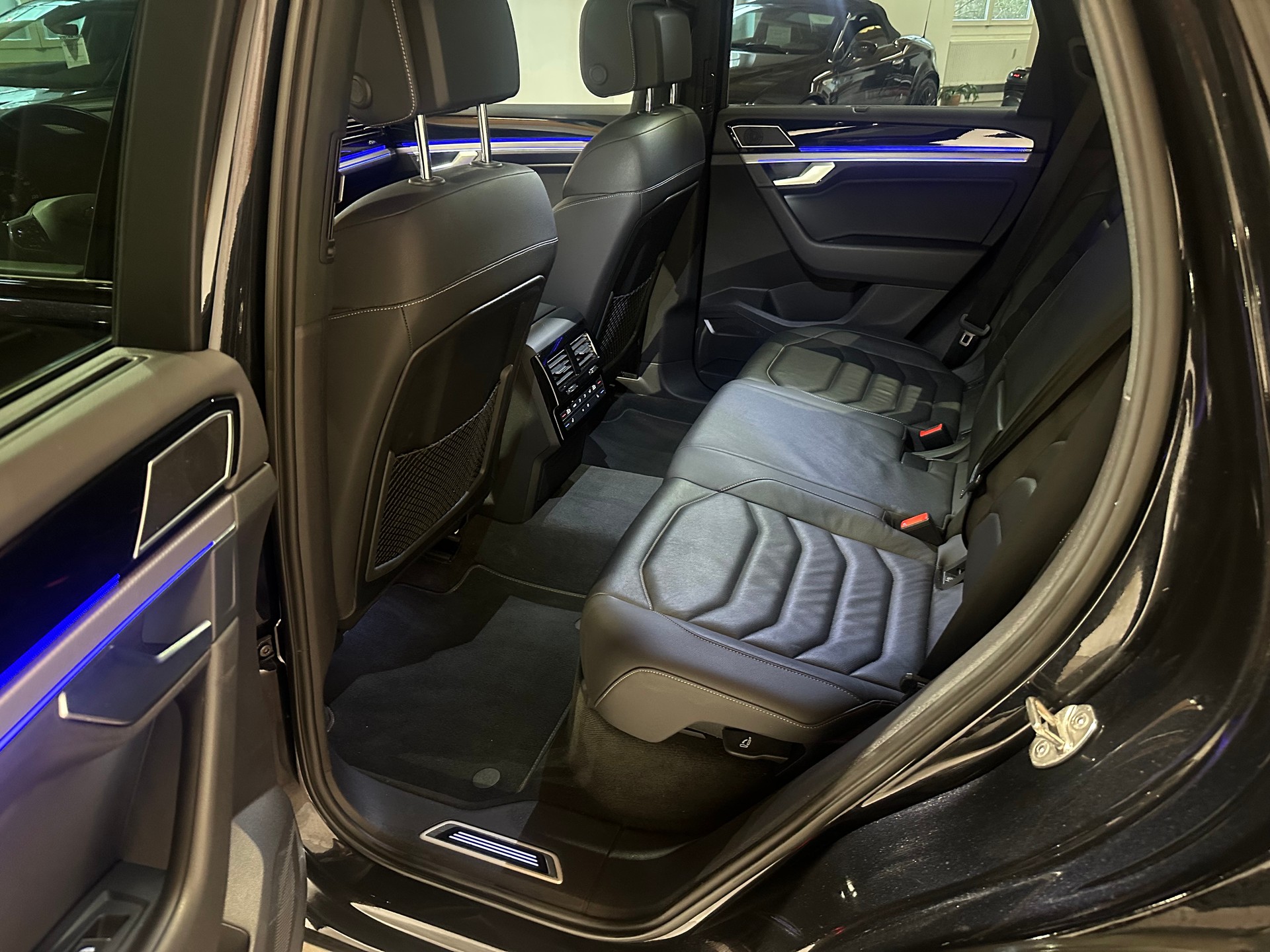 VW Touareg 3.0 TDI R Line Tiptronic/Äusserst gepflegt/Vollausstattung/21 Zoll/El. AHK (3500 kg)/1. Jahr Garantie uvm.-image-22