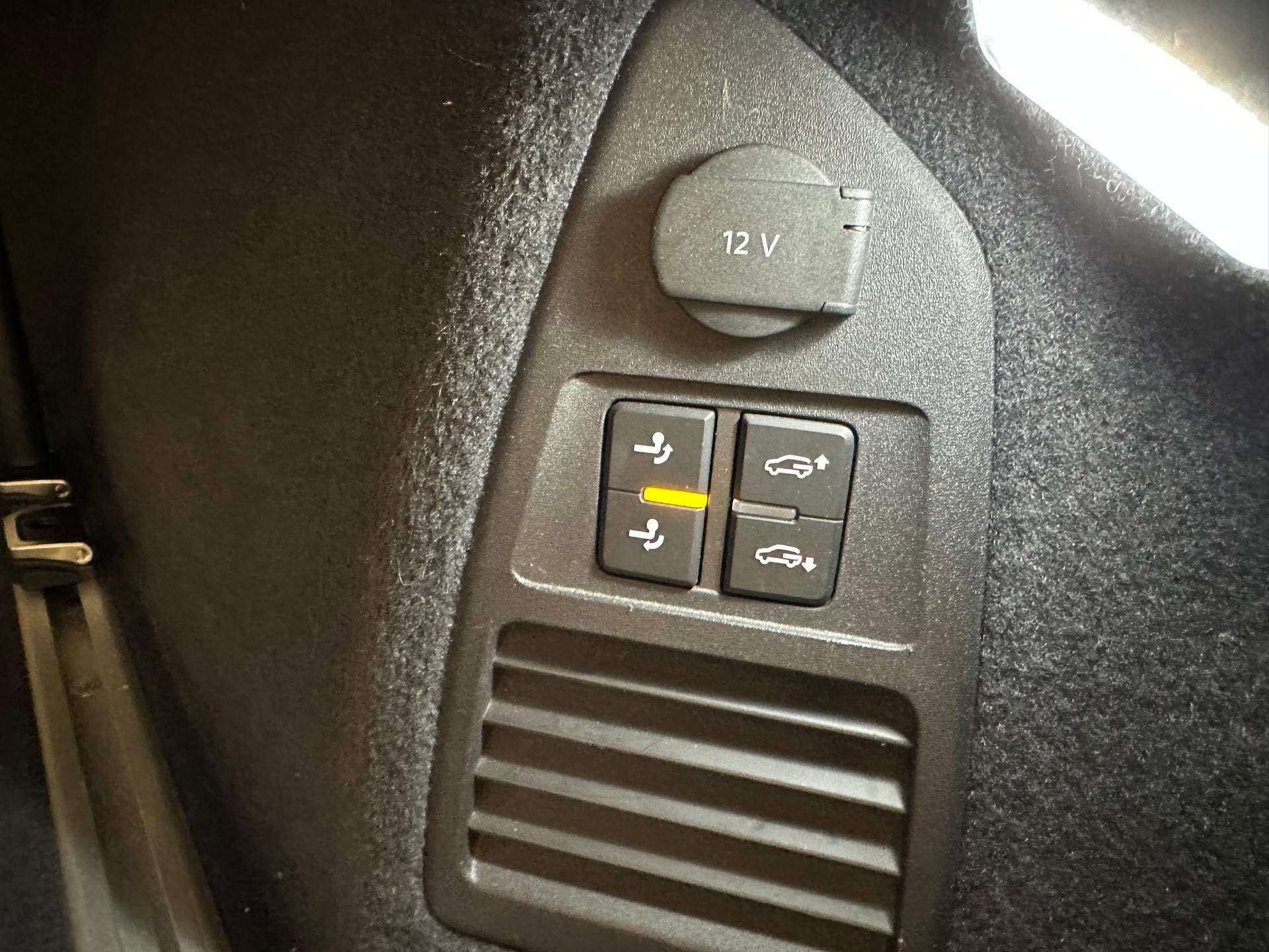 VW Touareg 3.0 TDI R Line Tiptronic/Äusserst gepflegt/Vollausstattung/21 Zoll/El. AHK (3500 kg)/1. Jahr Garantie uvm.-image-7
