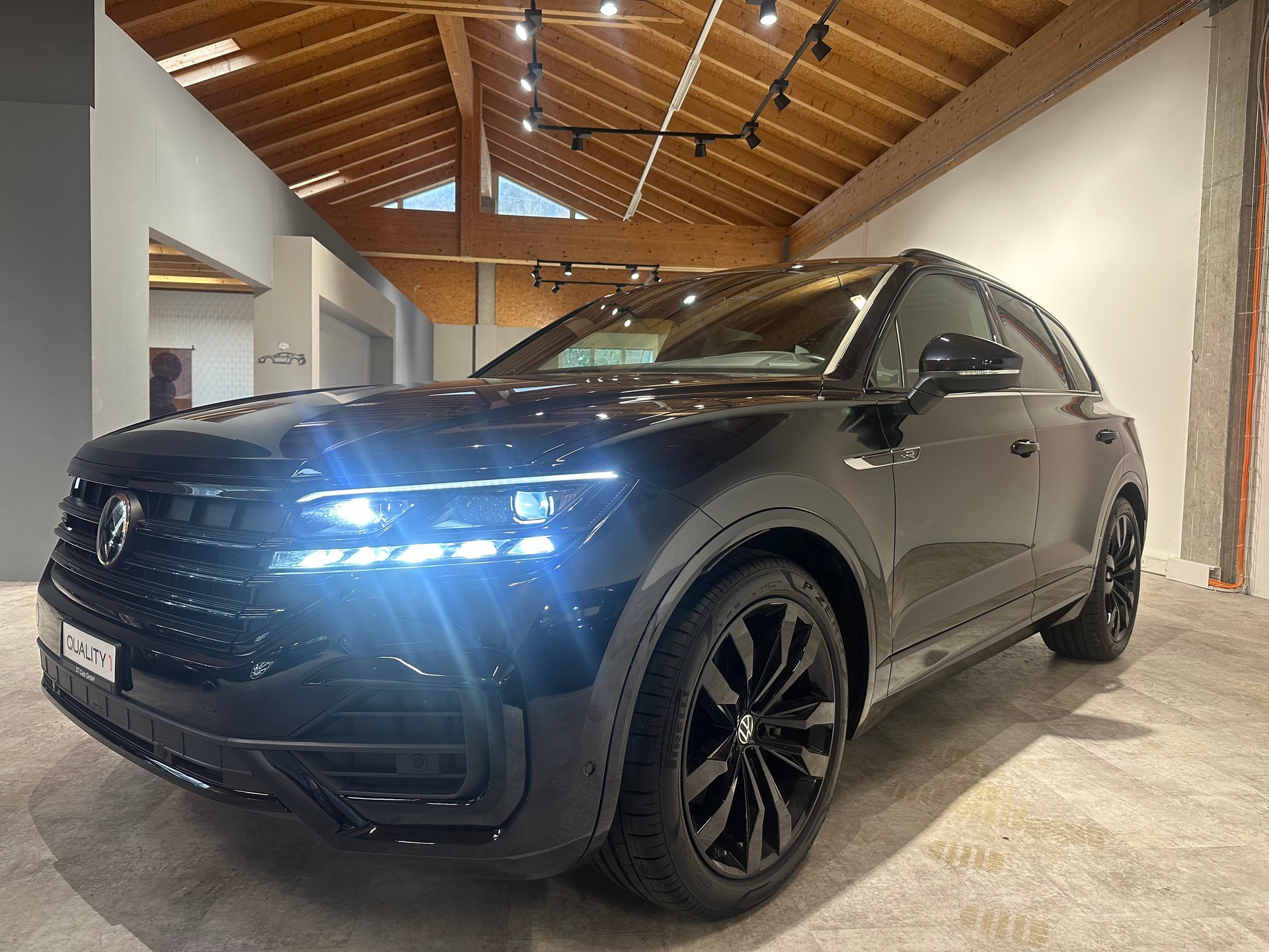 VW Touareg 3.0 TDI R Line Tiptronic/Äusserst gepflegt/Vollausstattung/21 Zoll/El. AHK (3500 kg)/1. Jahr Garantie uvm.