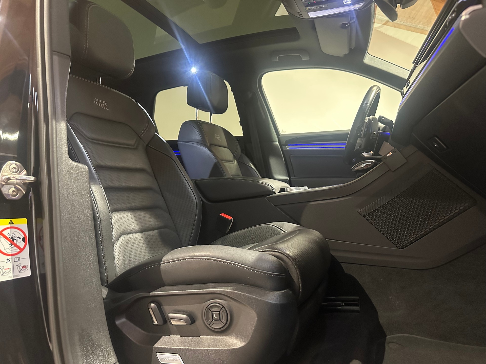 VW Touareg 3.0 TDI R Line Tiptronic/Äusserst gepflegt/Vollausstattung/21 Zoll/El. AHK (3500 kg)/1. Jahr Garantie uvm.-image-20