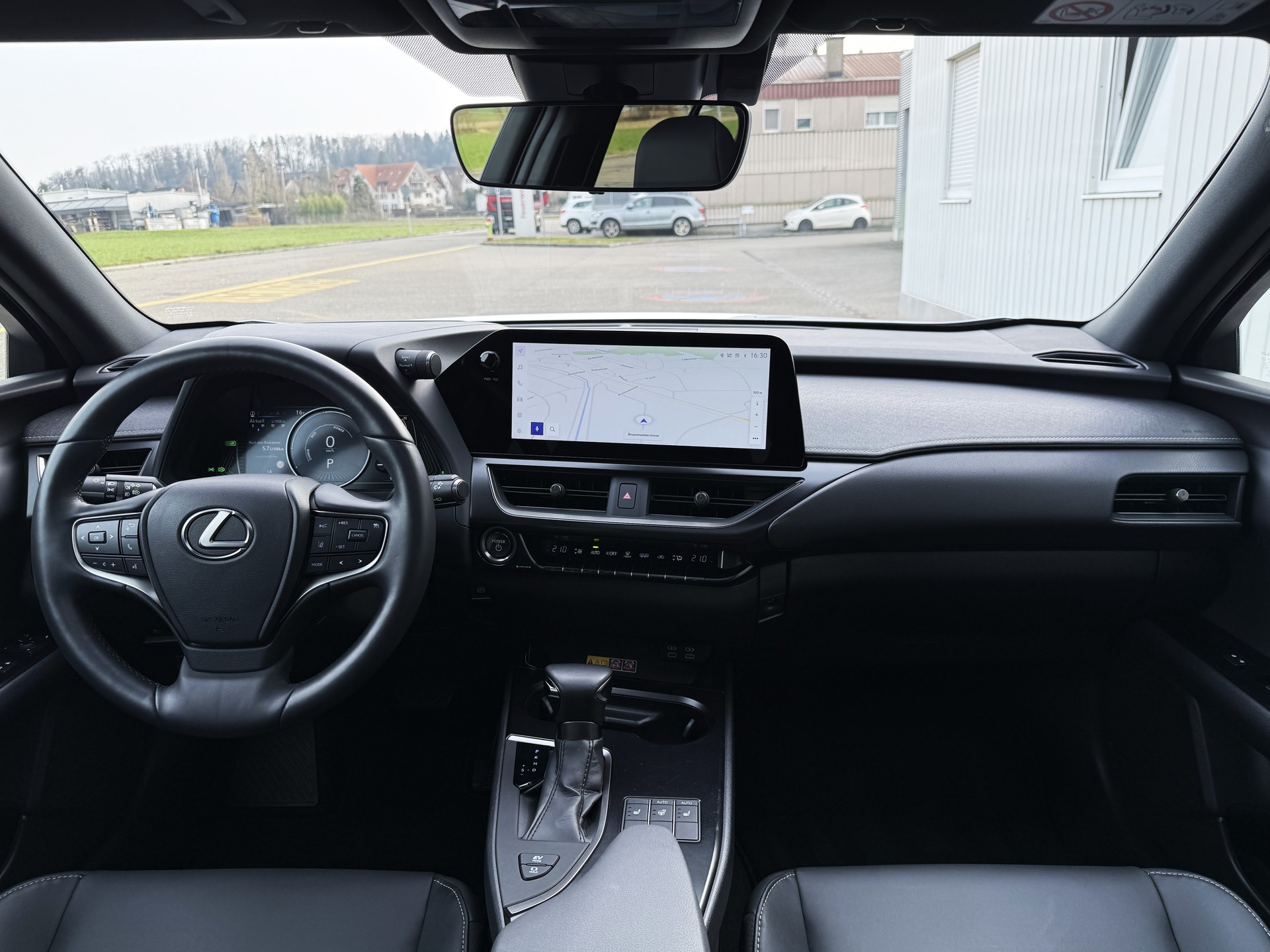 LEXUS UX 250h E-Four *F-LINE* AWD - *NEUWERTIG & MEGA-AUSSTATTUNG* - *10 JAHRE GARANTIE & SERVICE* - *8-FACH ALU 18"*-image-23