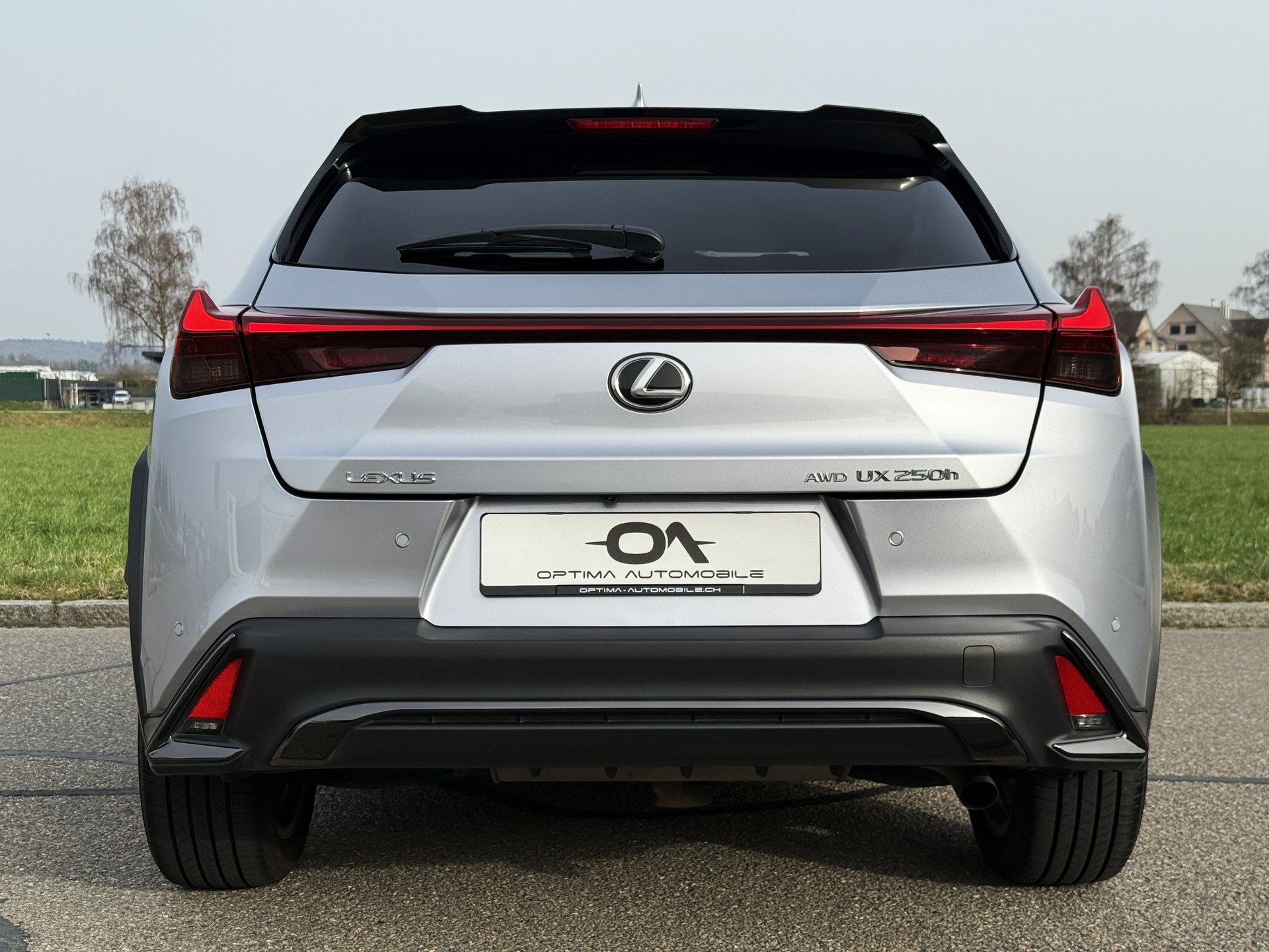 LEXUS UX 250h E-Four *F-LINE* AWD - *NEUWERTIG & MEGA-AUSSTATTUNG* - *10 JAHRE GARANTIE & SERVICE* - *8-FACH ALU 18"*-image-6