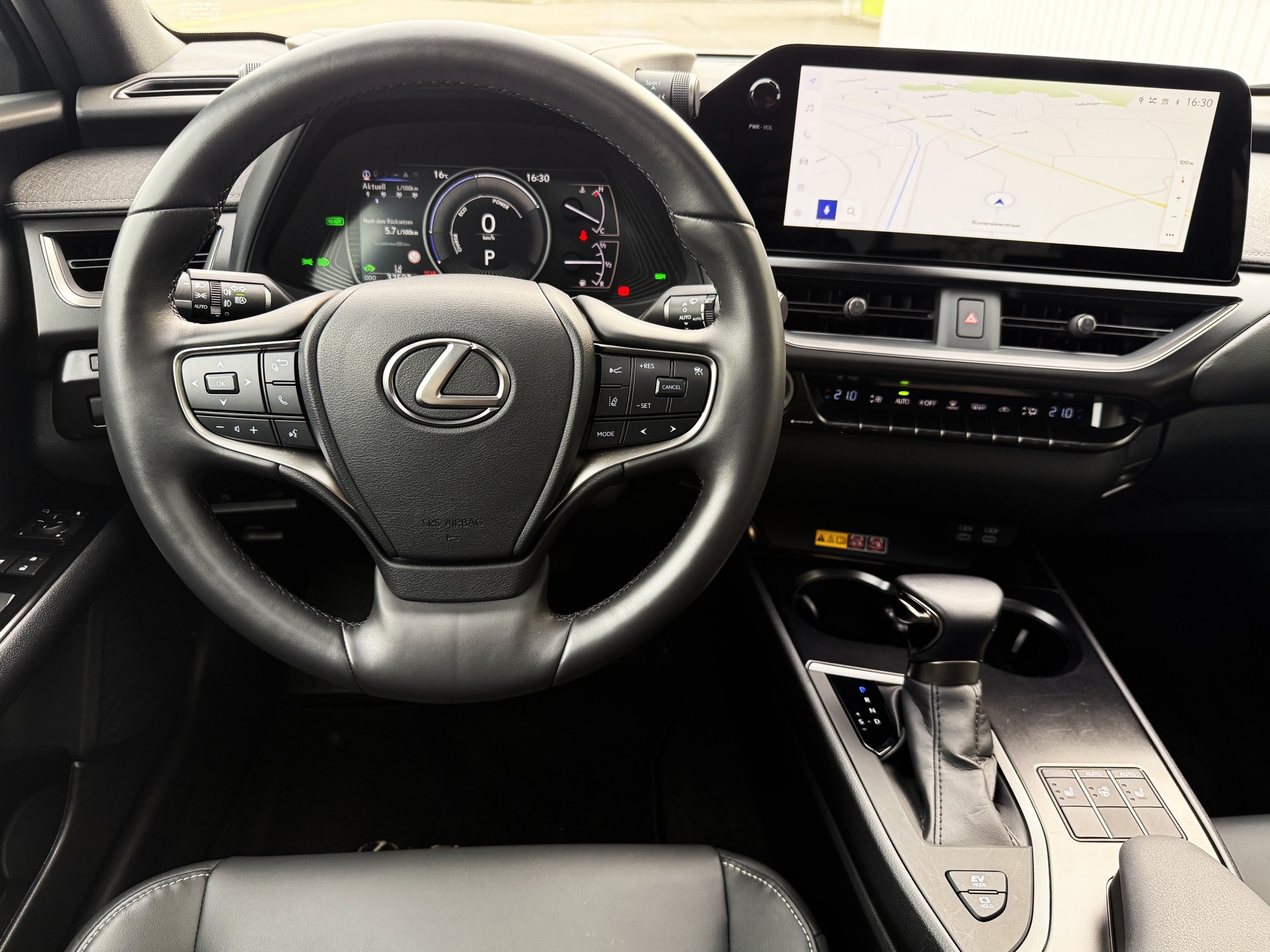 LEXUS UX 250h E-Four *F-LINE* AWD - *NEUWERTIG & MEGA-AUSSTATTUNG* - *10 JAHRE GARANTIE & SERVICE* - *8-FACH ALU 18"*-image-21