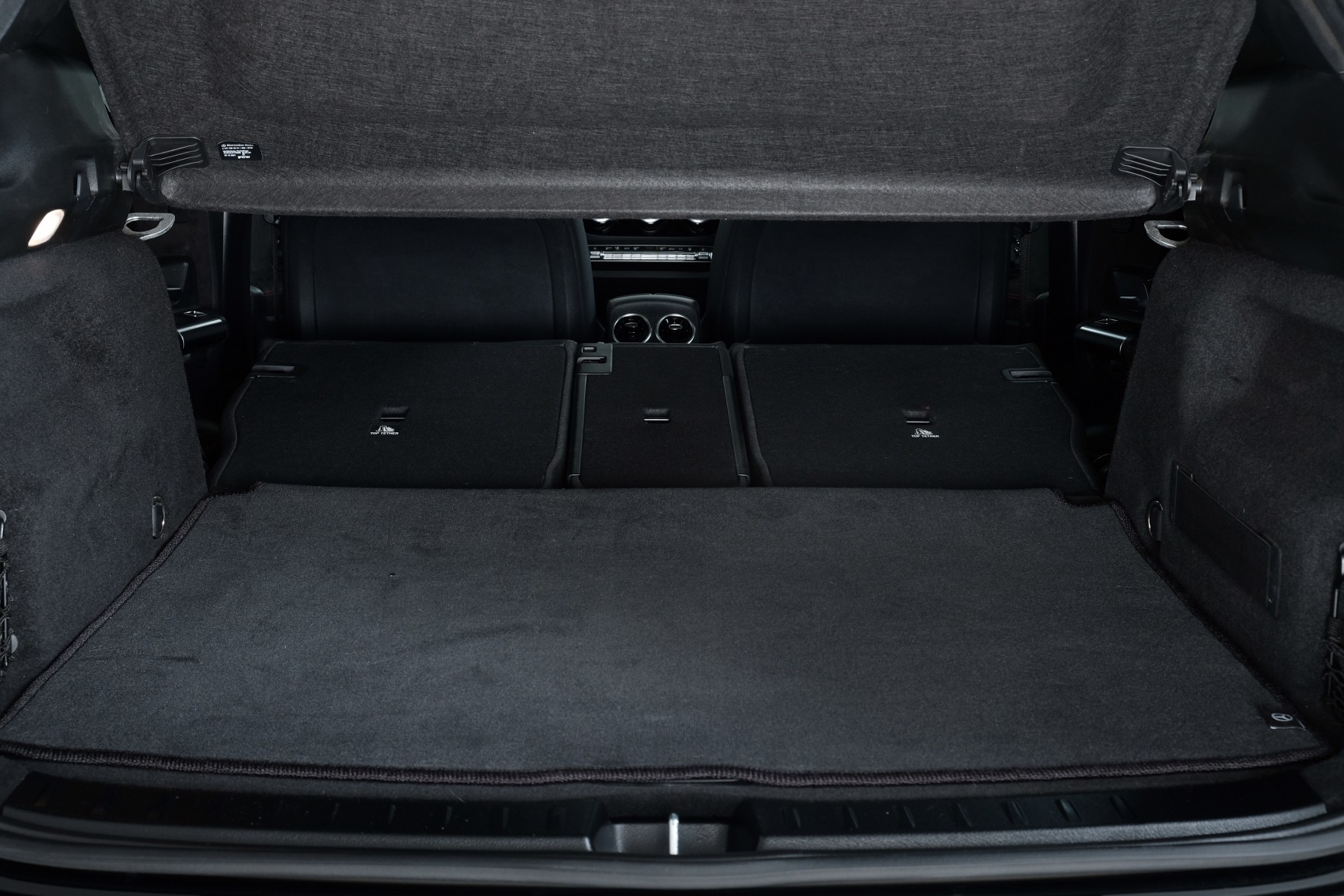 MERCEDES-BENZ EQA 250 AMG Line-image-12