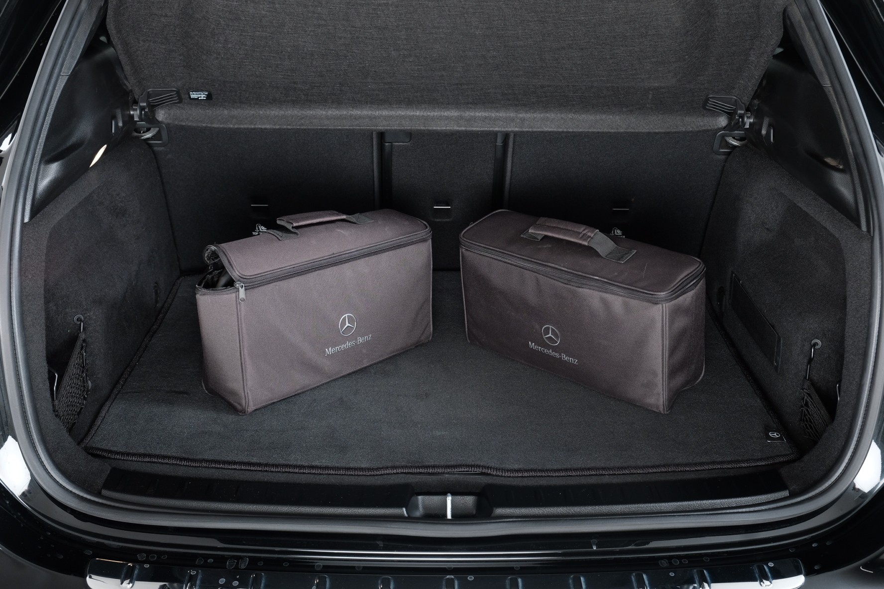 MERCEDES-BENZ EQA 250 AMG Line-image-11