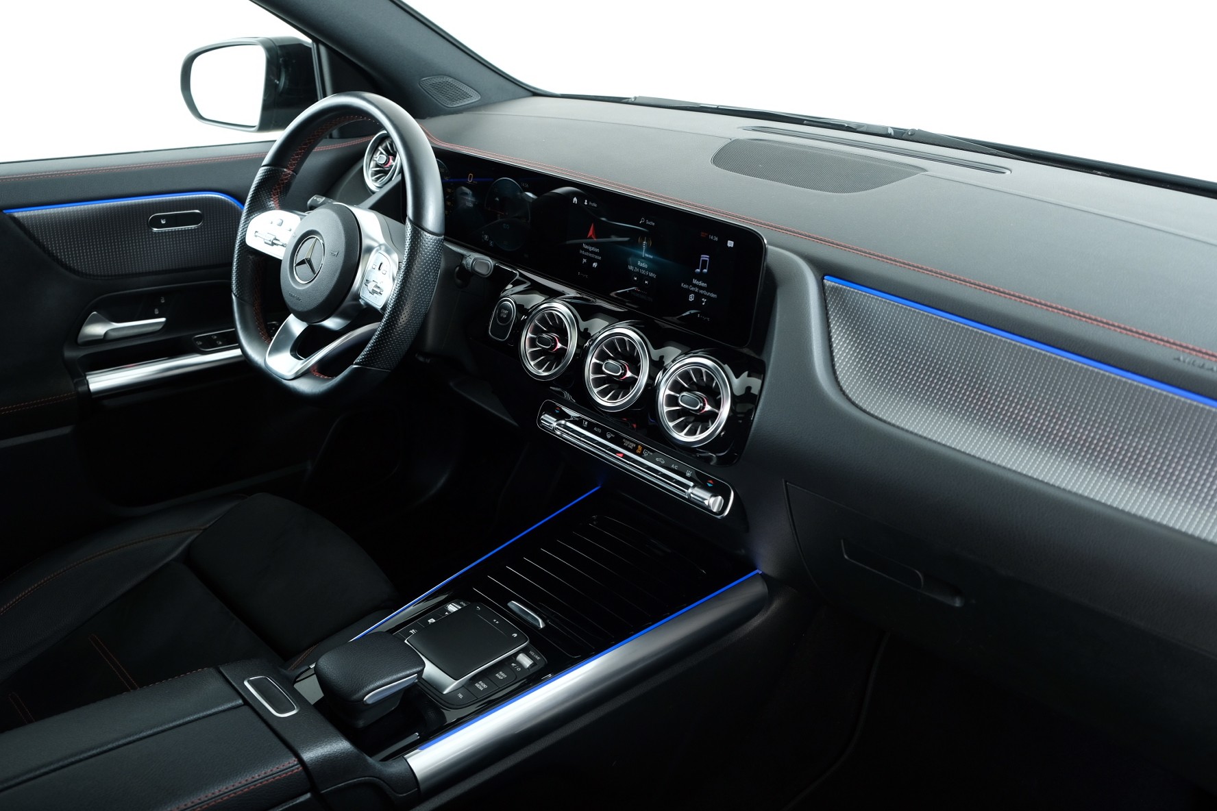 MERCEDES-BENZ EQA 250 AMG Line-image-5