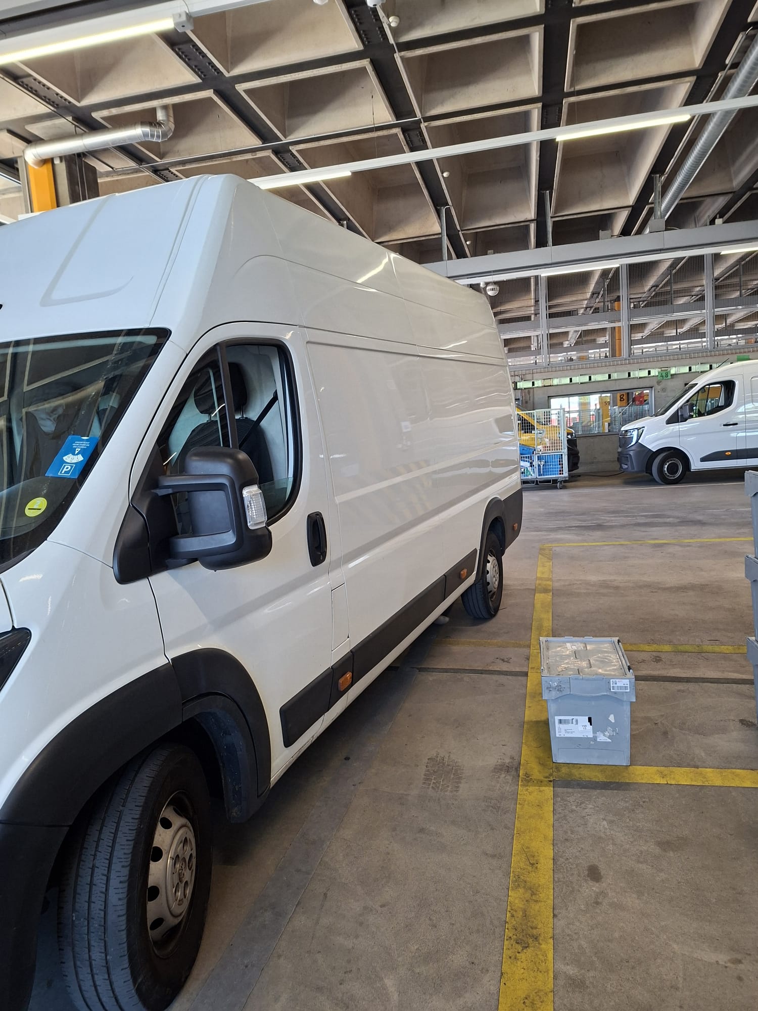 PEUGEOT Boxer 2.2 HDI 435 Premium L4H3-image-6