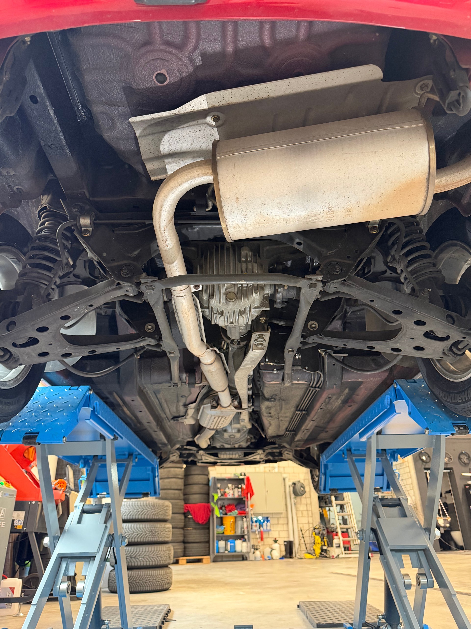 MAZDA MX-5 1.8i-16-image-12