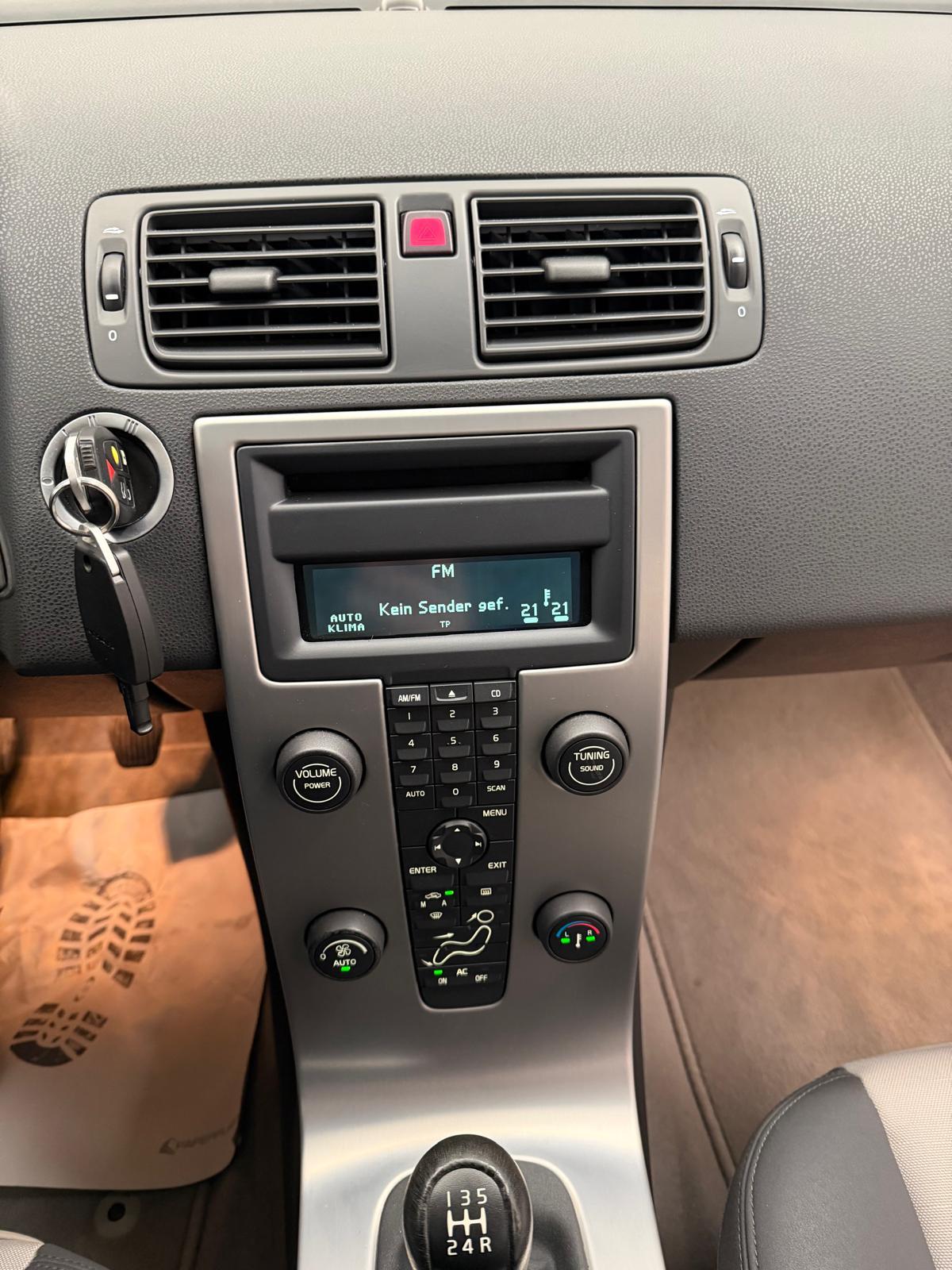 VOLVO C30 1.8 16V Momentum flexifuel-image-15