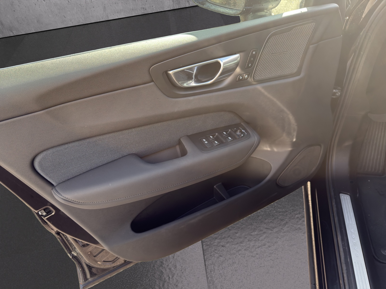 VOLVO XC60 T6 eAWD PluginHybrid Plus Bright Geartronic-image-12