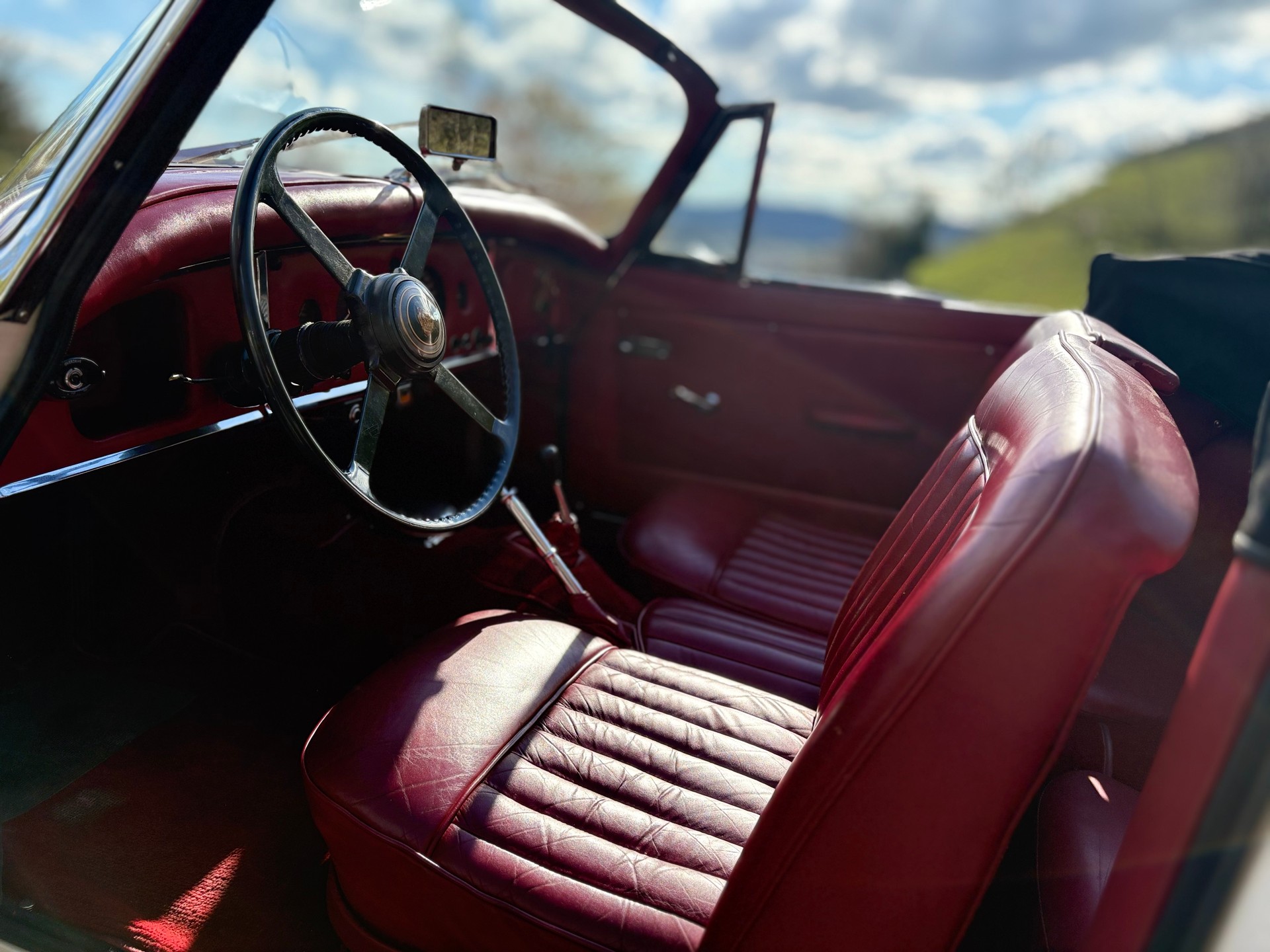 JAGUAR XK150-image-8