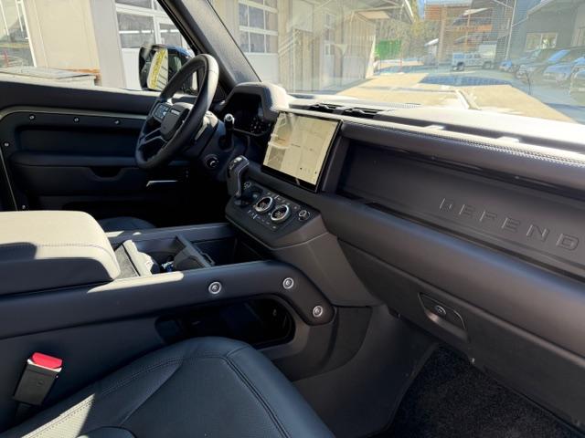 LAND ROVER Defender 130 3.0 D I6 300 X-Dynamic HSE-image-15