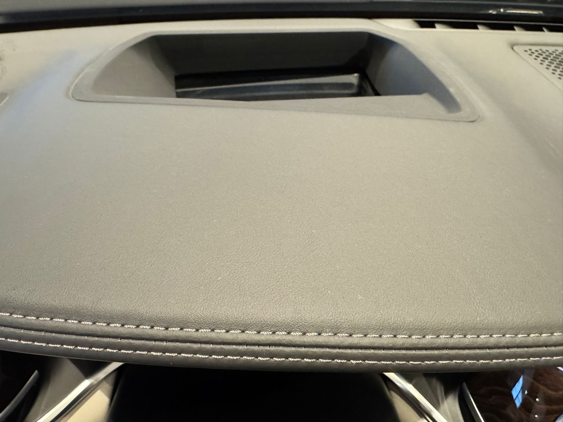 BMW 750Li xDrive-image-27