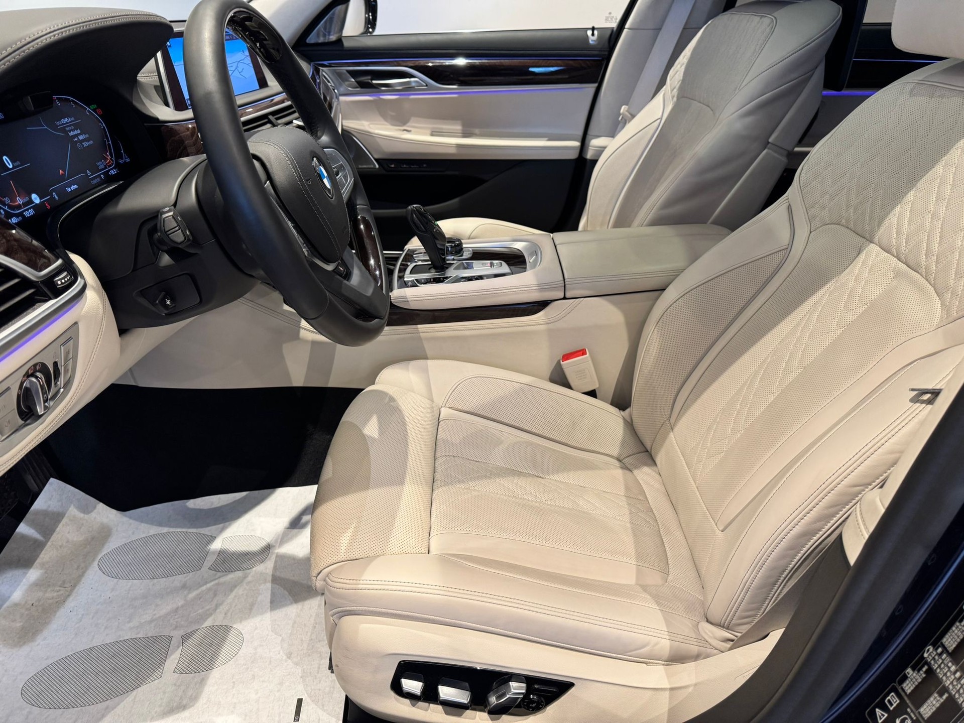 BMW 750Li xDrive-image-13
