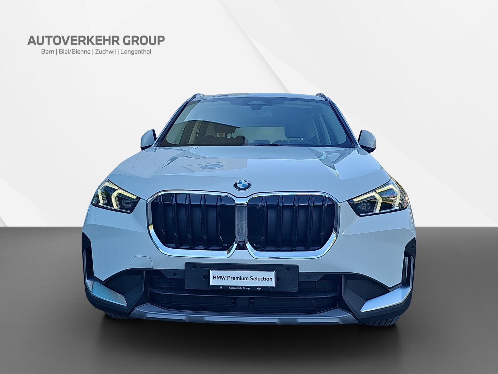 BMW X1 xDrive 23i 48V-showroom-element-1