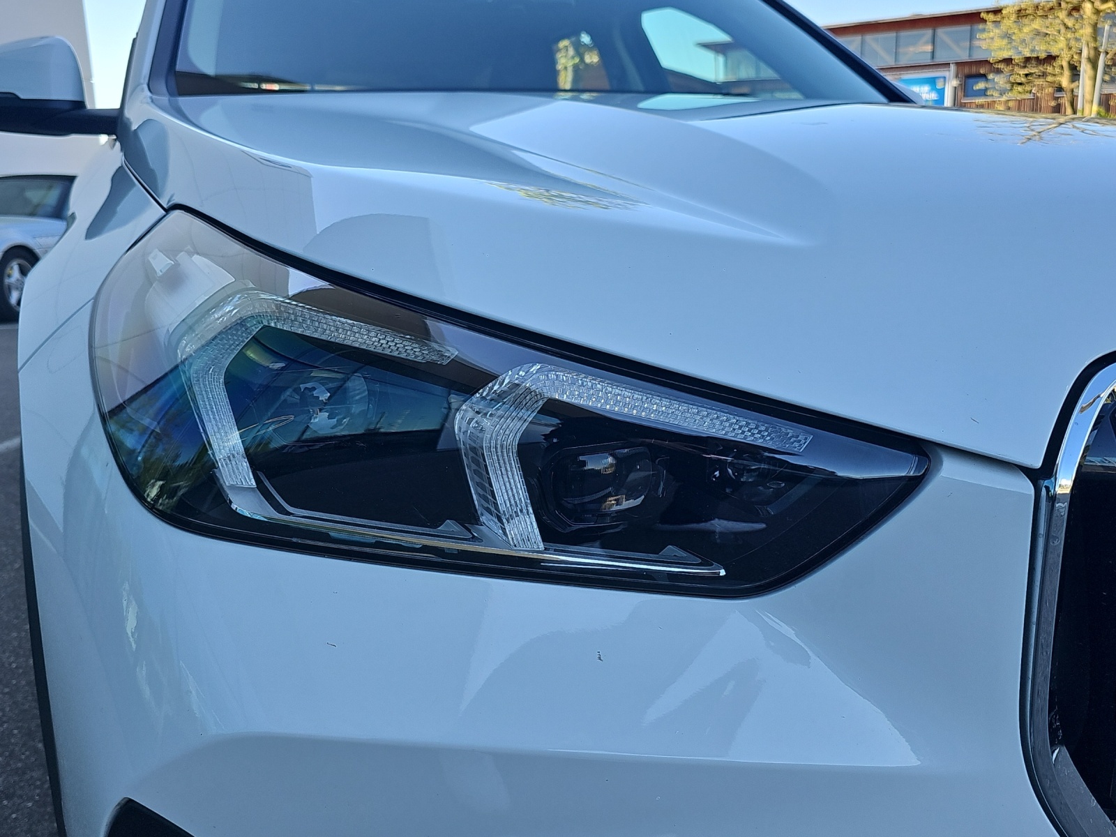 BMW X1 xDrive 23i 48V-image-19