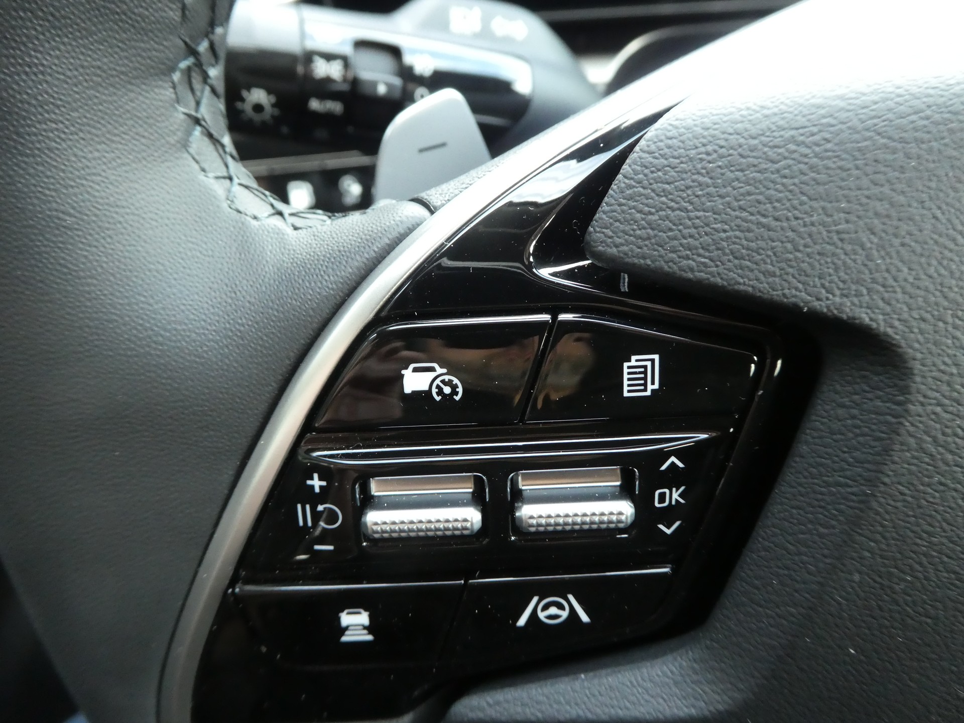 KIA Niro 1.6GDi Plug-in Hybrid Power Edition DCT-image-15