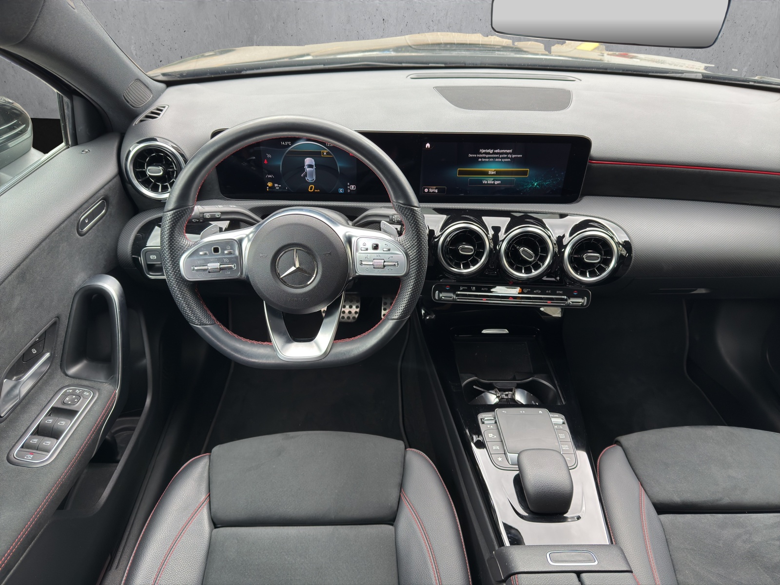 MERCEDES-BENZ A 200 AMG Line 7G-DCT-image-9