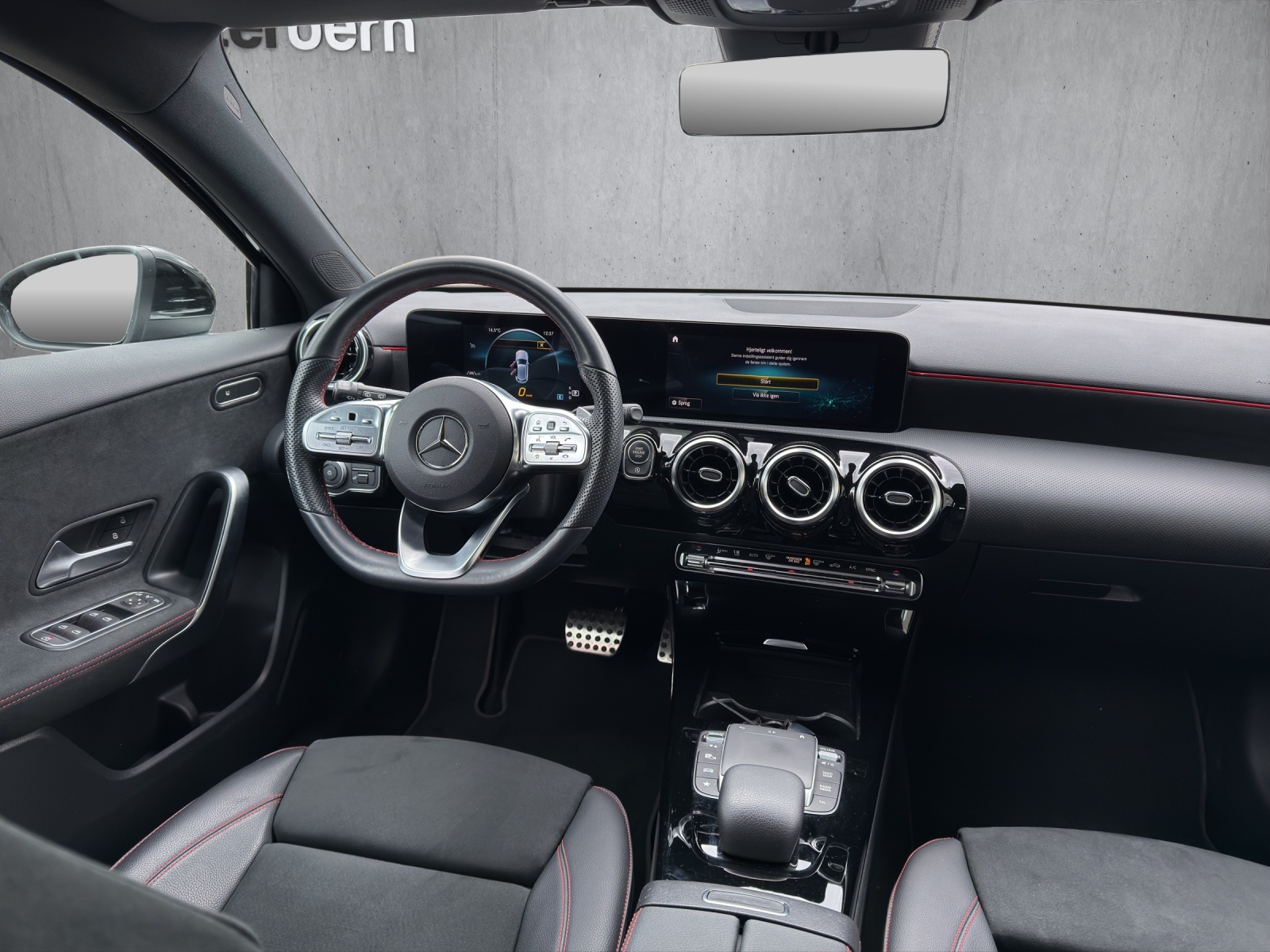 MERCEDES-BENZ A 200 AMG Line 7G-DCT-image-8