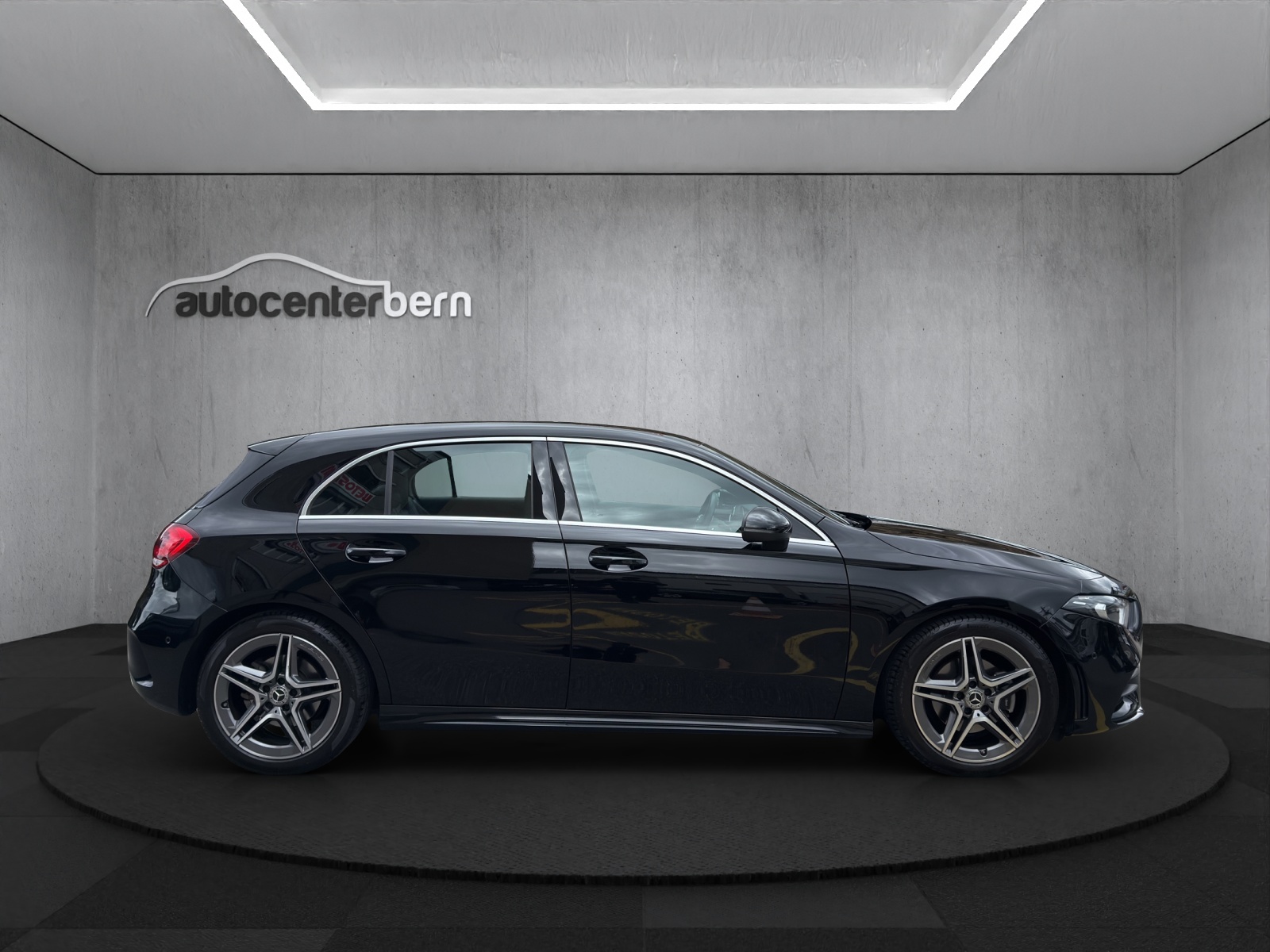 MERCEDES-BENZ A 200 AMG Line 7G-DCT-image-7
