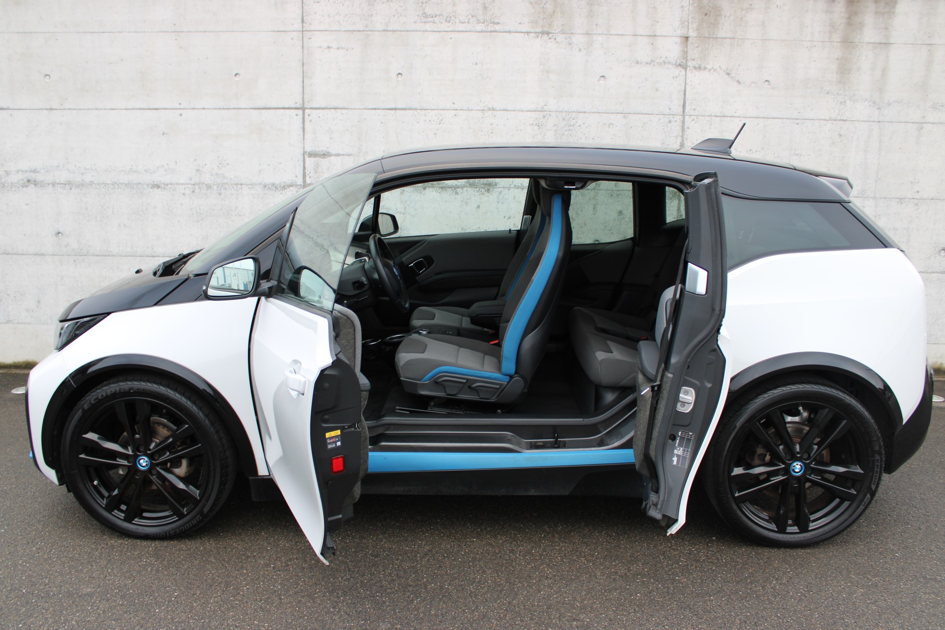 BMW i3s (120Ah)-image-12