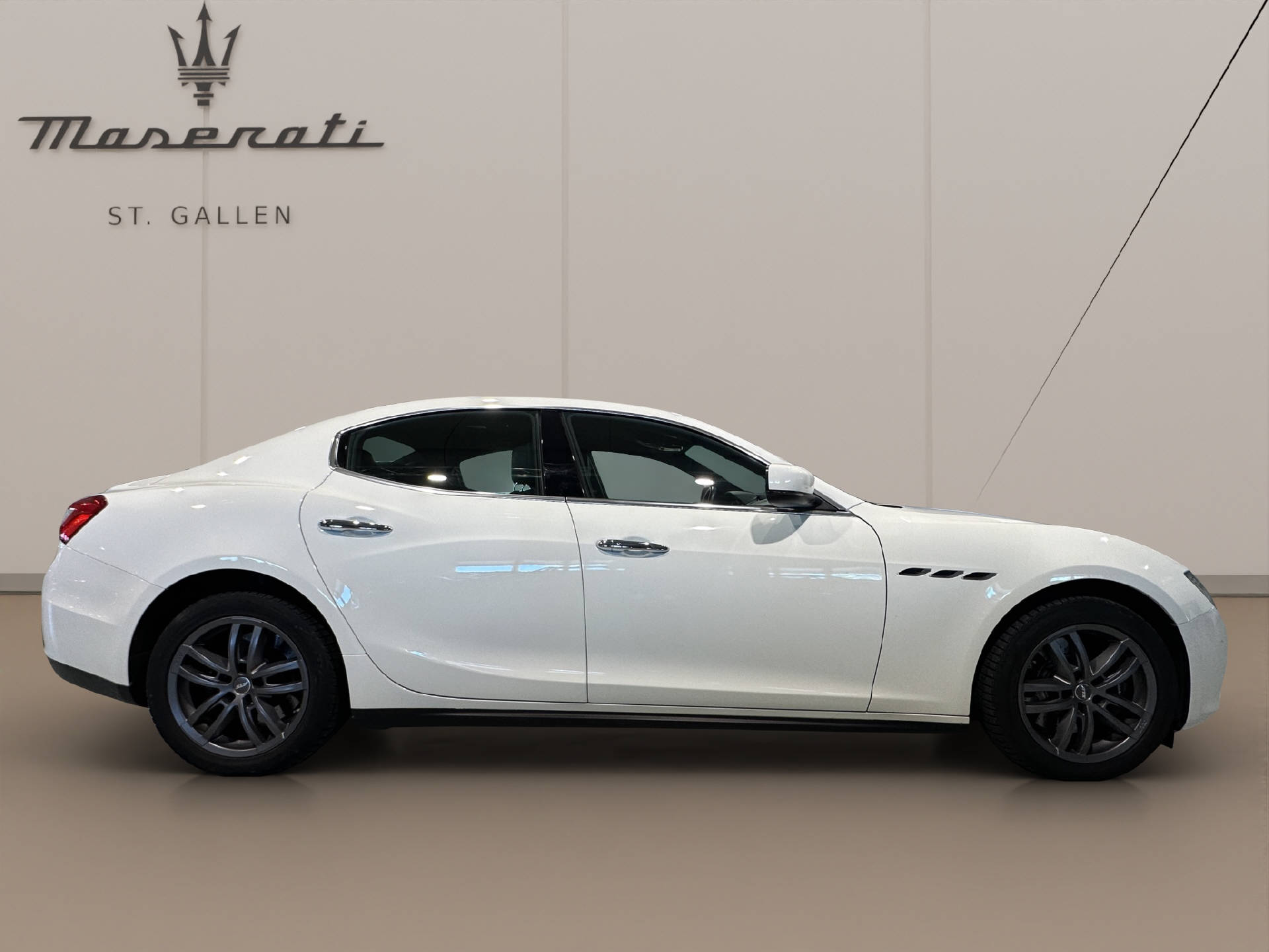 MASERATI Ghibli 3.0 V6 D-showroom-element-3