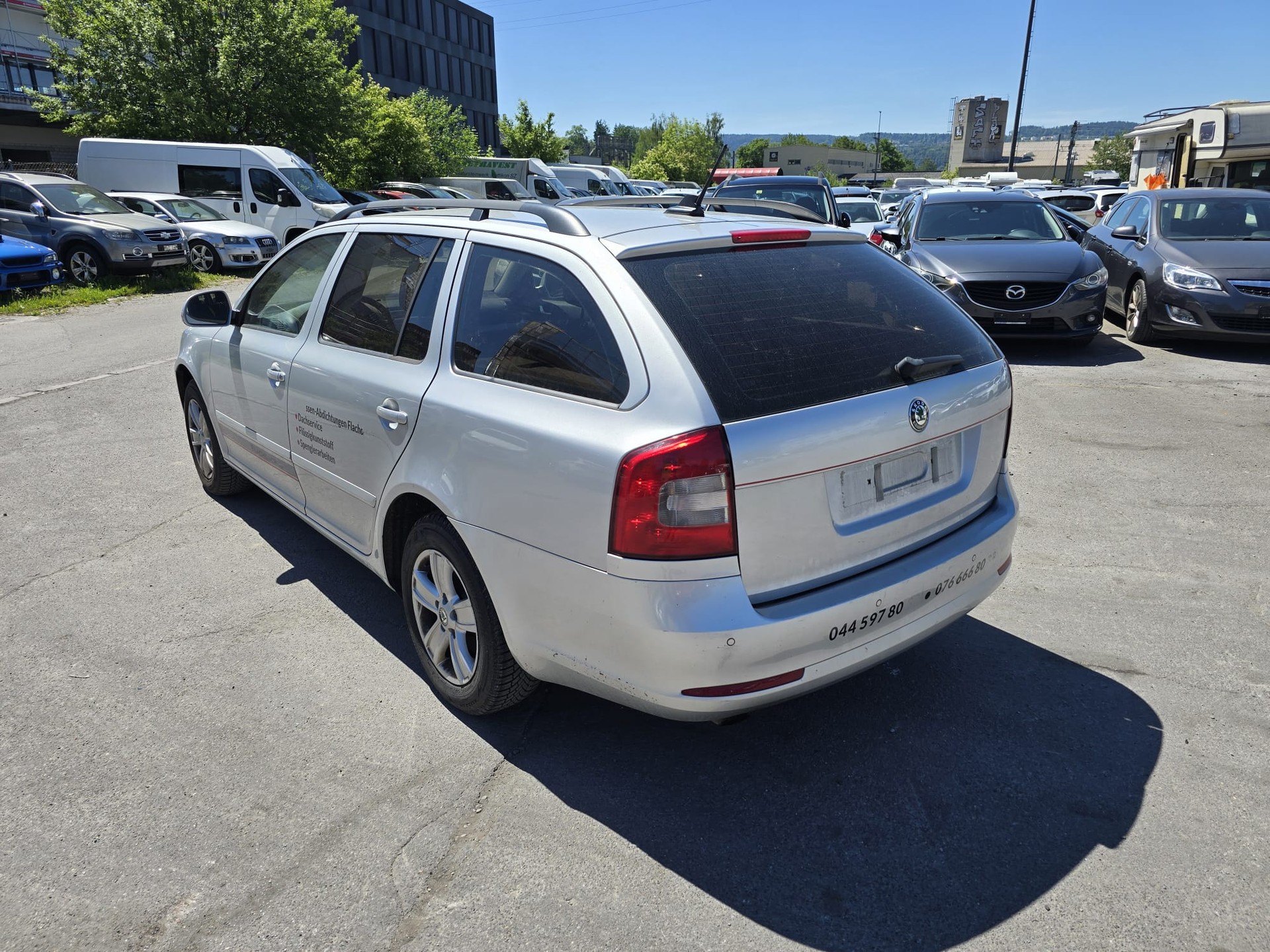 SKODA Octavia Combi 2.0 TDI Family DSG-image-3
