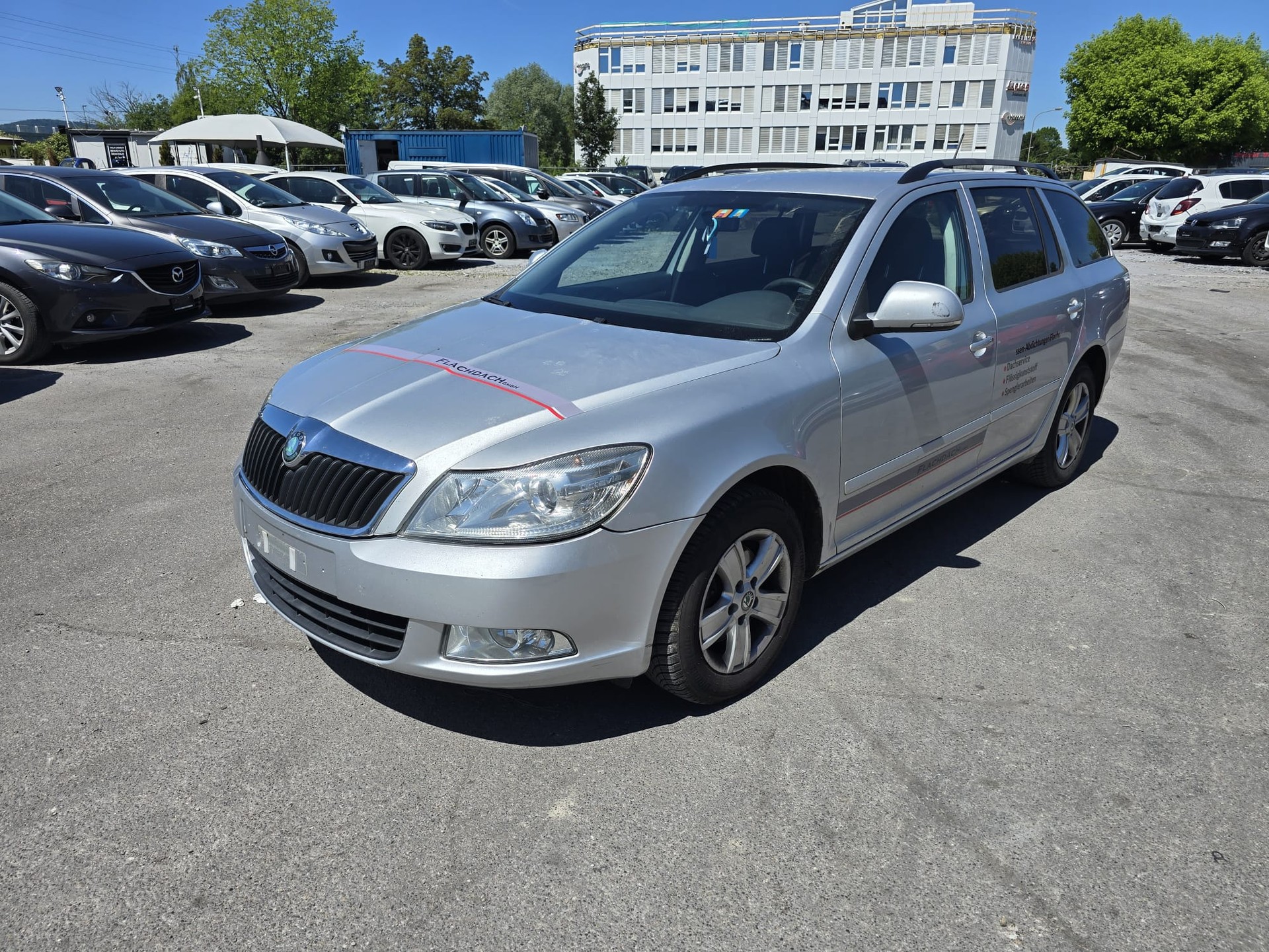 SKODA Octavia Combi 2.0 TDI Family DSG-image-2