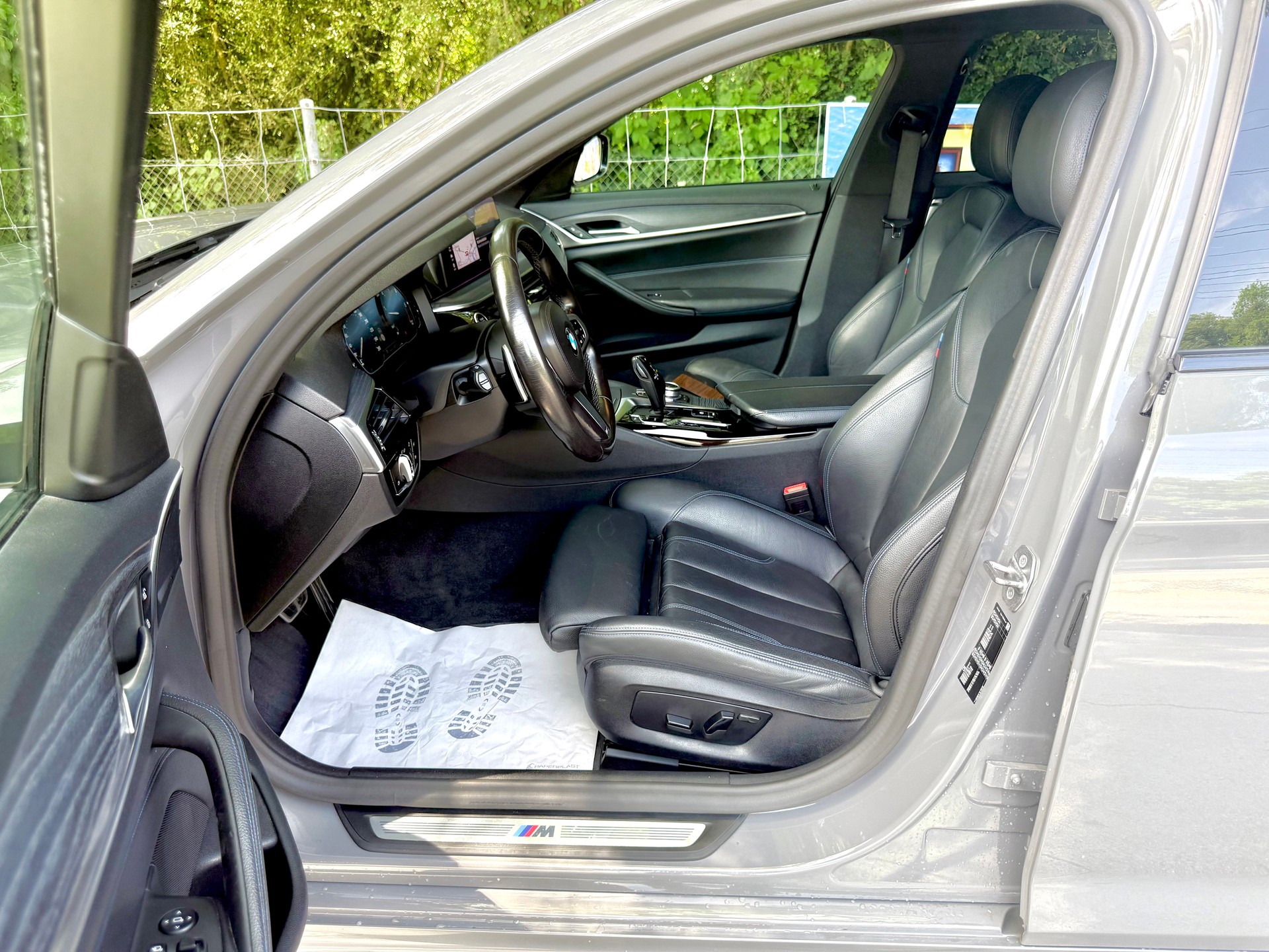 BMW 530d xDrive 48V Touring M Sport Steptronic-image-10