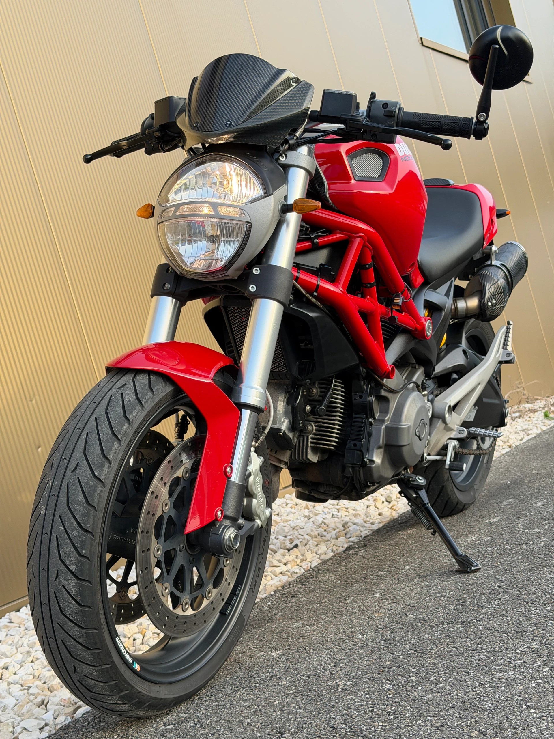 DUCATI Monster 696M-image-4