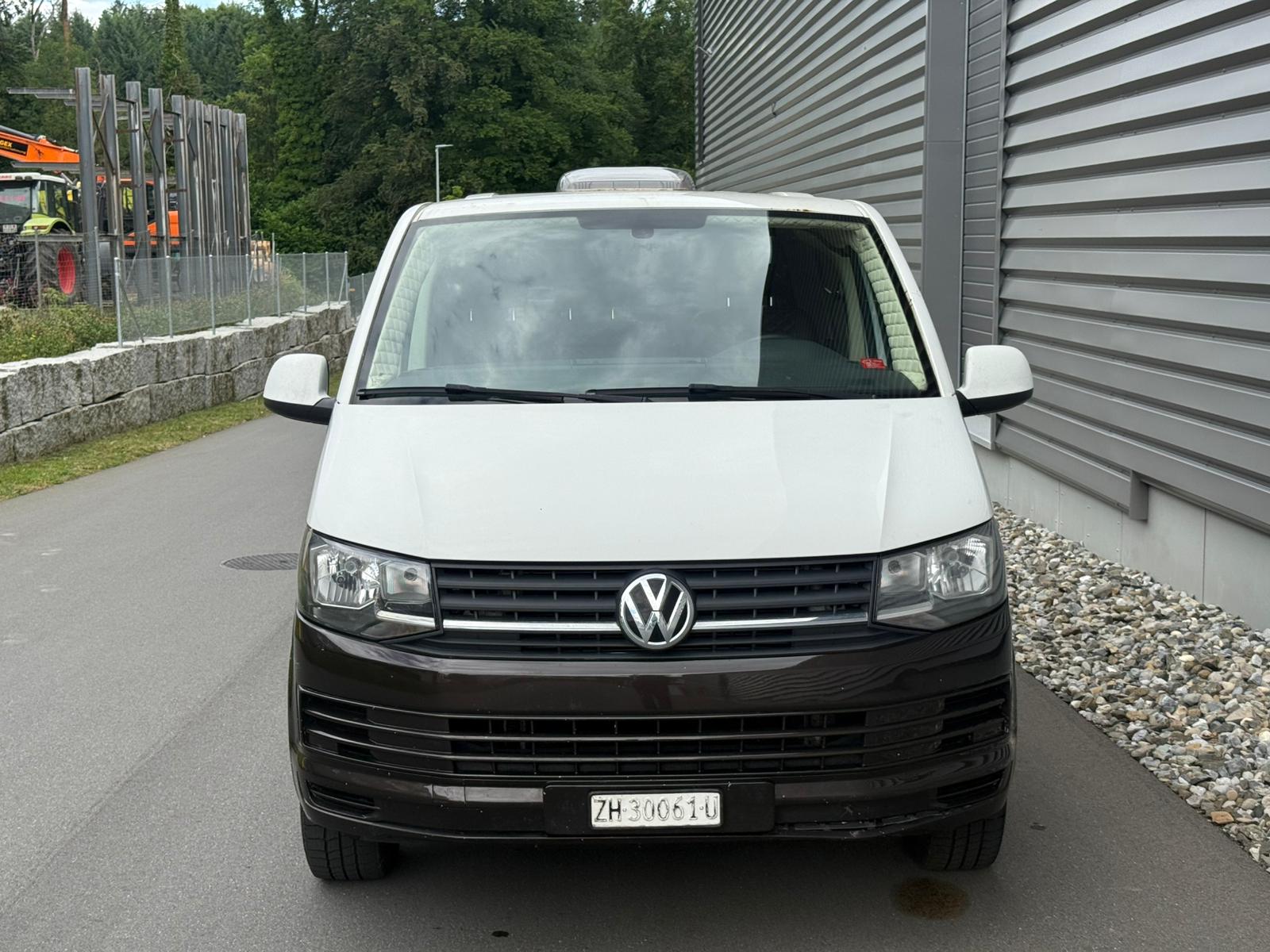 VW T6 2.0 TDI Entry-showroom-element-2