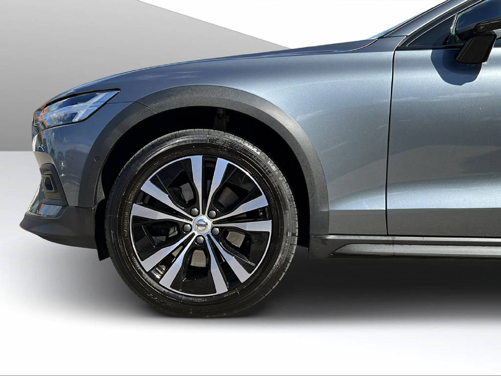 VOLVO V60 Cross Country 2.0 B4 AWD-image-7