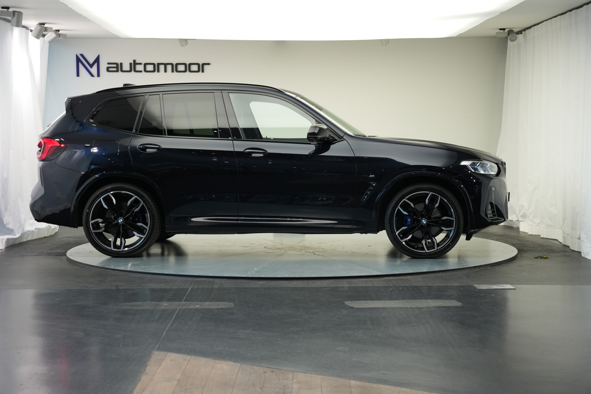 BMW X3 M40i *Facelift* *Panorama*-showroom-element-3