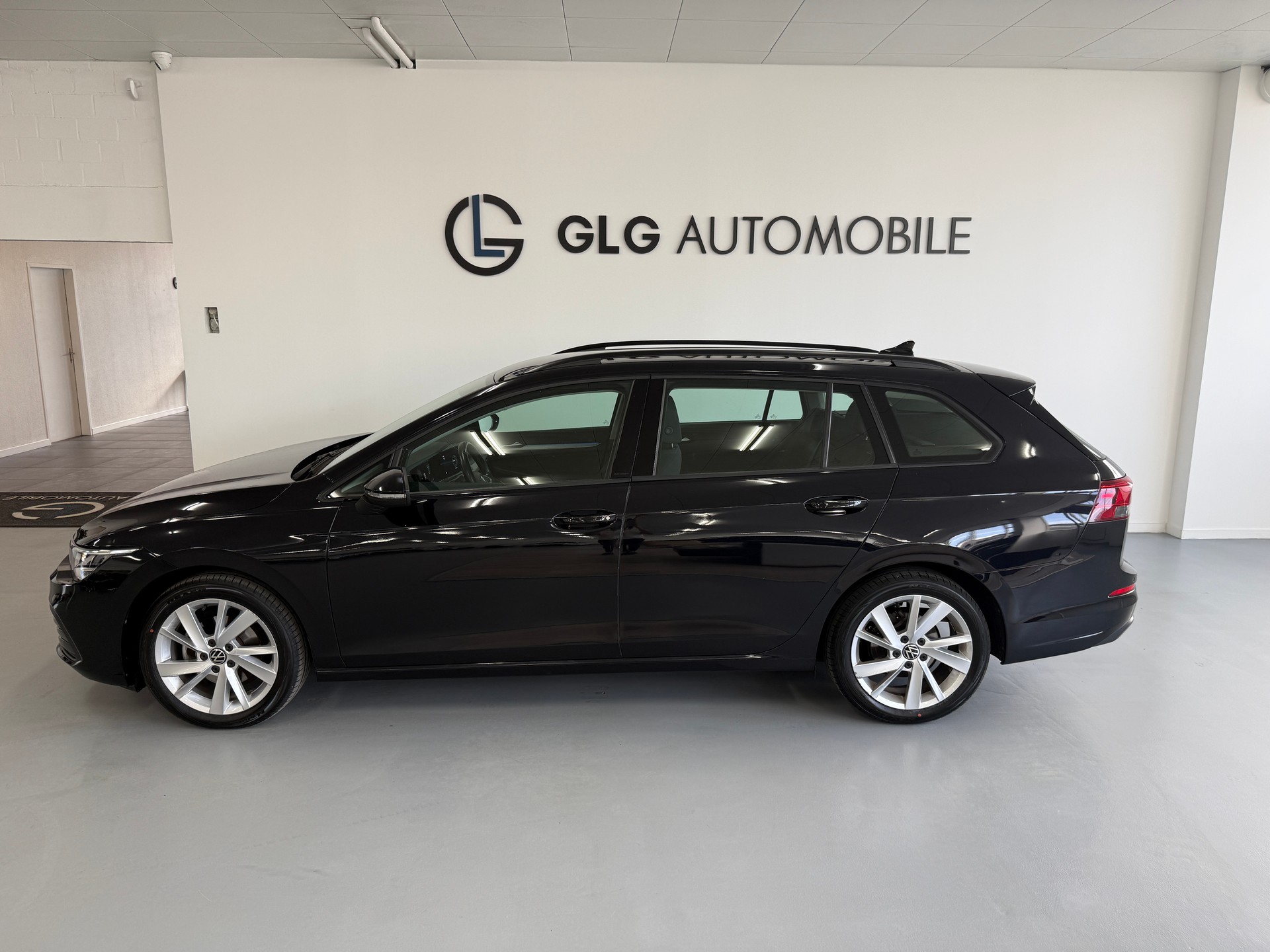 VW Golf Variant 1.0 eTSI mHEV Life DSG-showroom-element-1