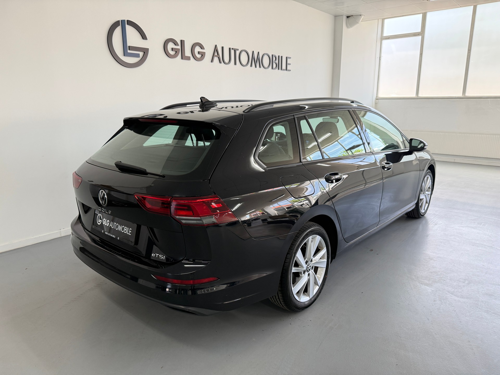 VW Golf Variant 1.0 eTSI mHEV Life DSG-showroom-element-3