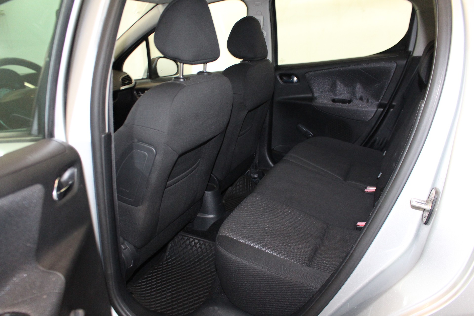 PEUGEOT 207 1.4 16V 95 Trendy-image-7